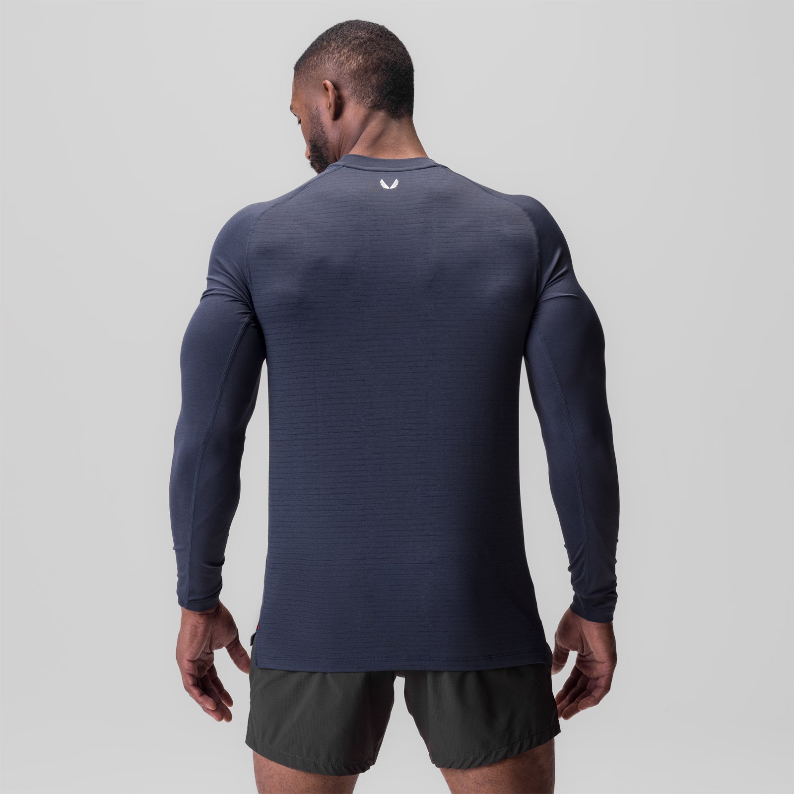 3D-Lite 2.0 Fitted Long Sleeve in navy, rear view on model