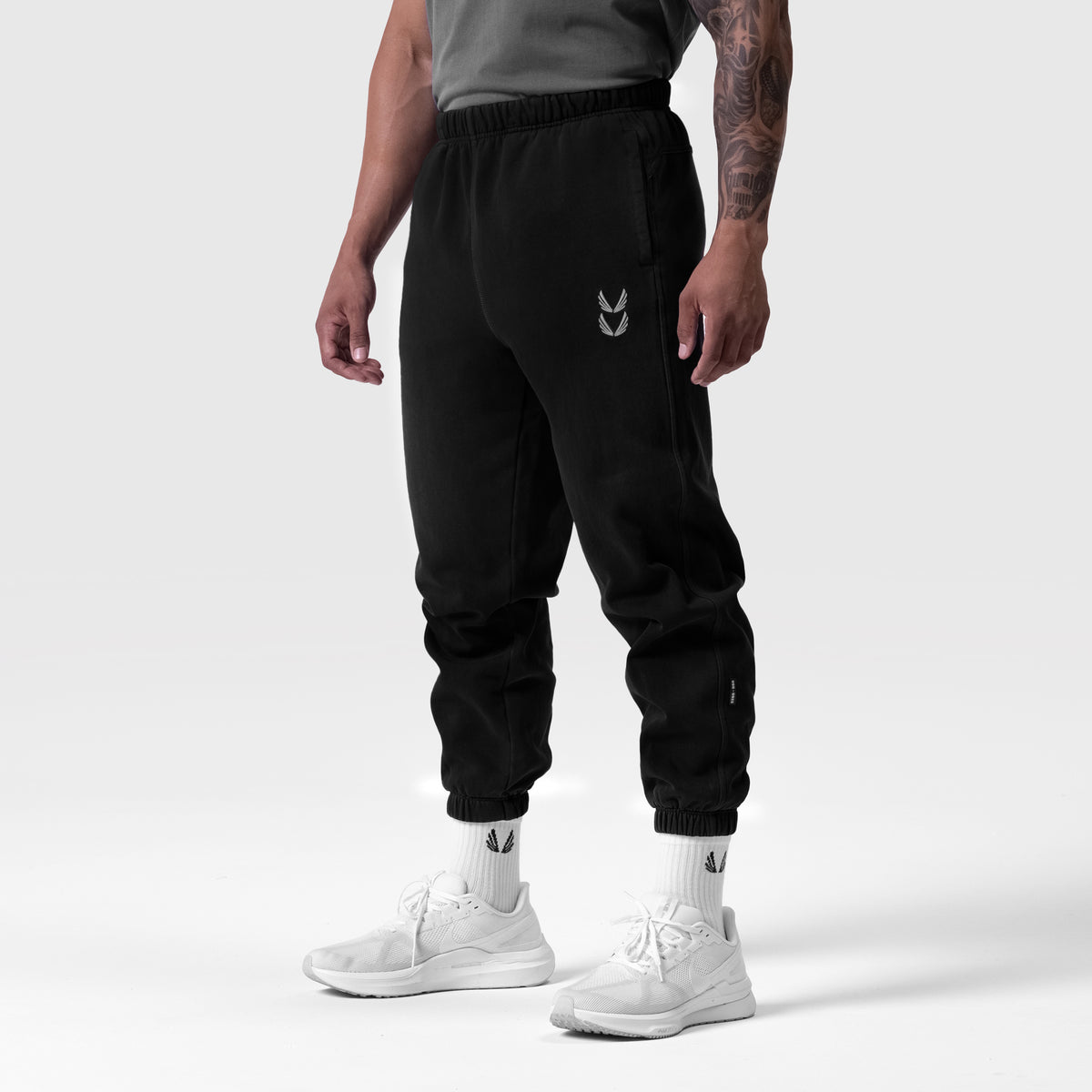 0922. Tech Essential™ Sweats - Black