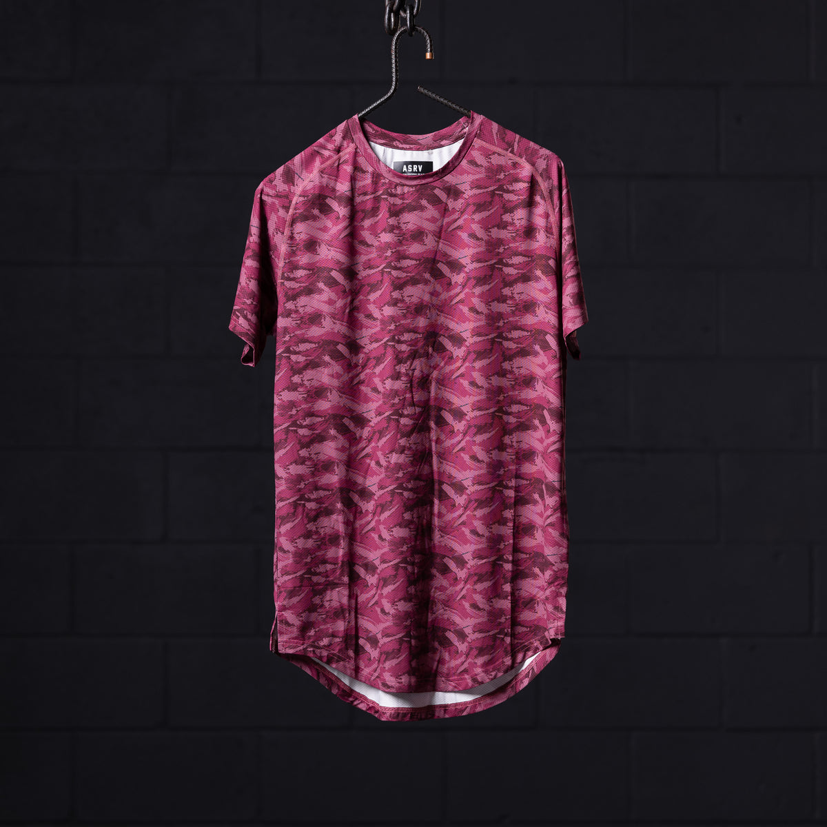 SM'20 Established Tee in burgundy camo print, front view