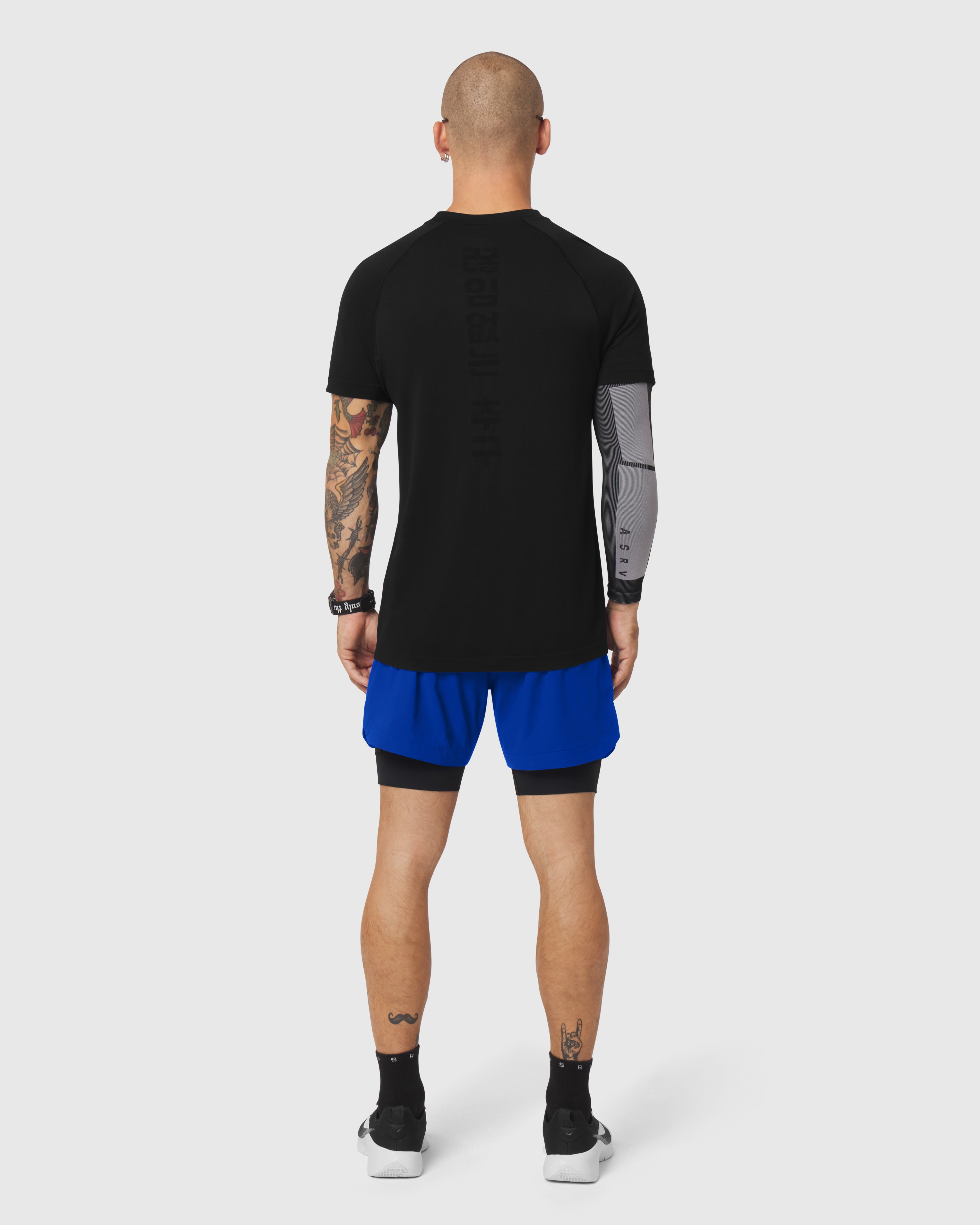 1213. Seamless Training Tee - Black
