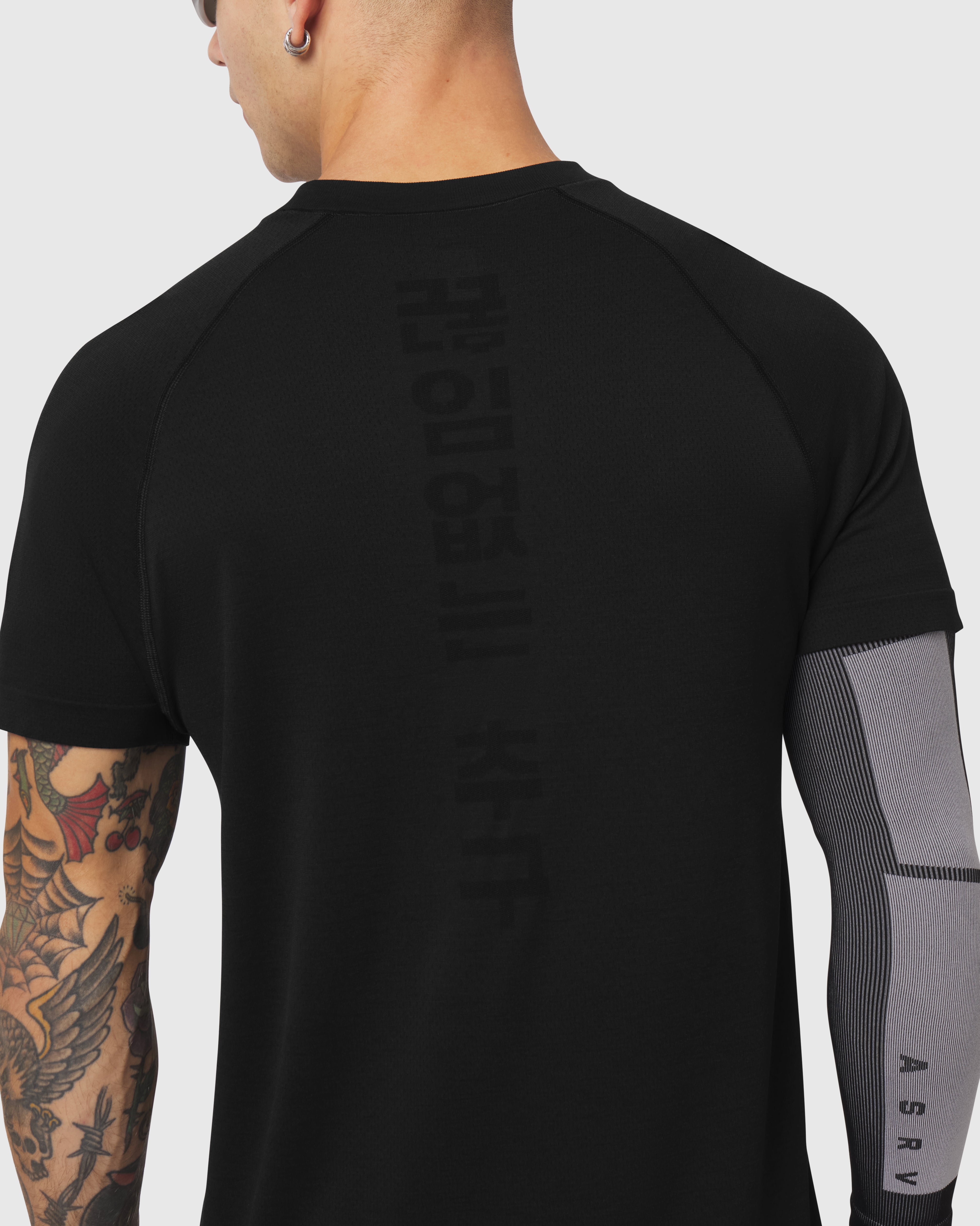 1213. Seamless Training Tee - Black