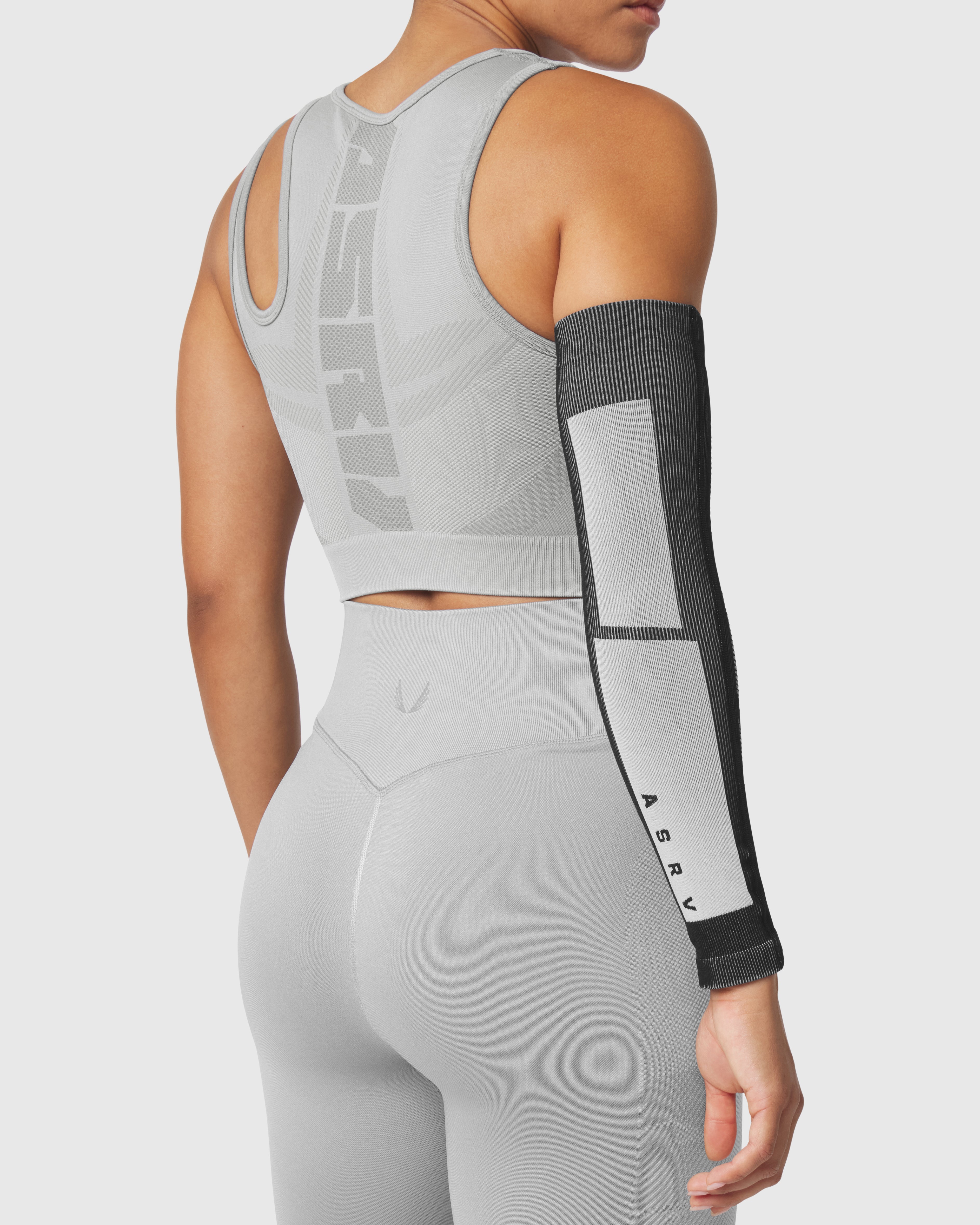 1211. Seamless Arm Sleeve - Black