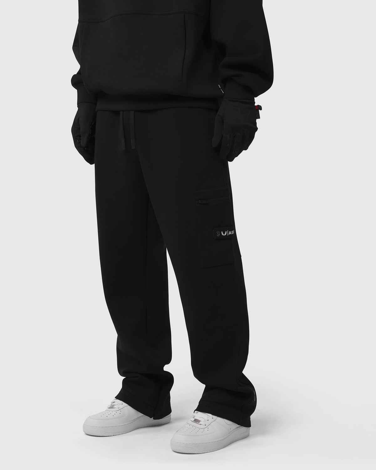 1253. DRI-CORE™ Straight Leg Cargo Sweats - Black