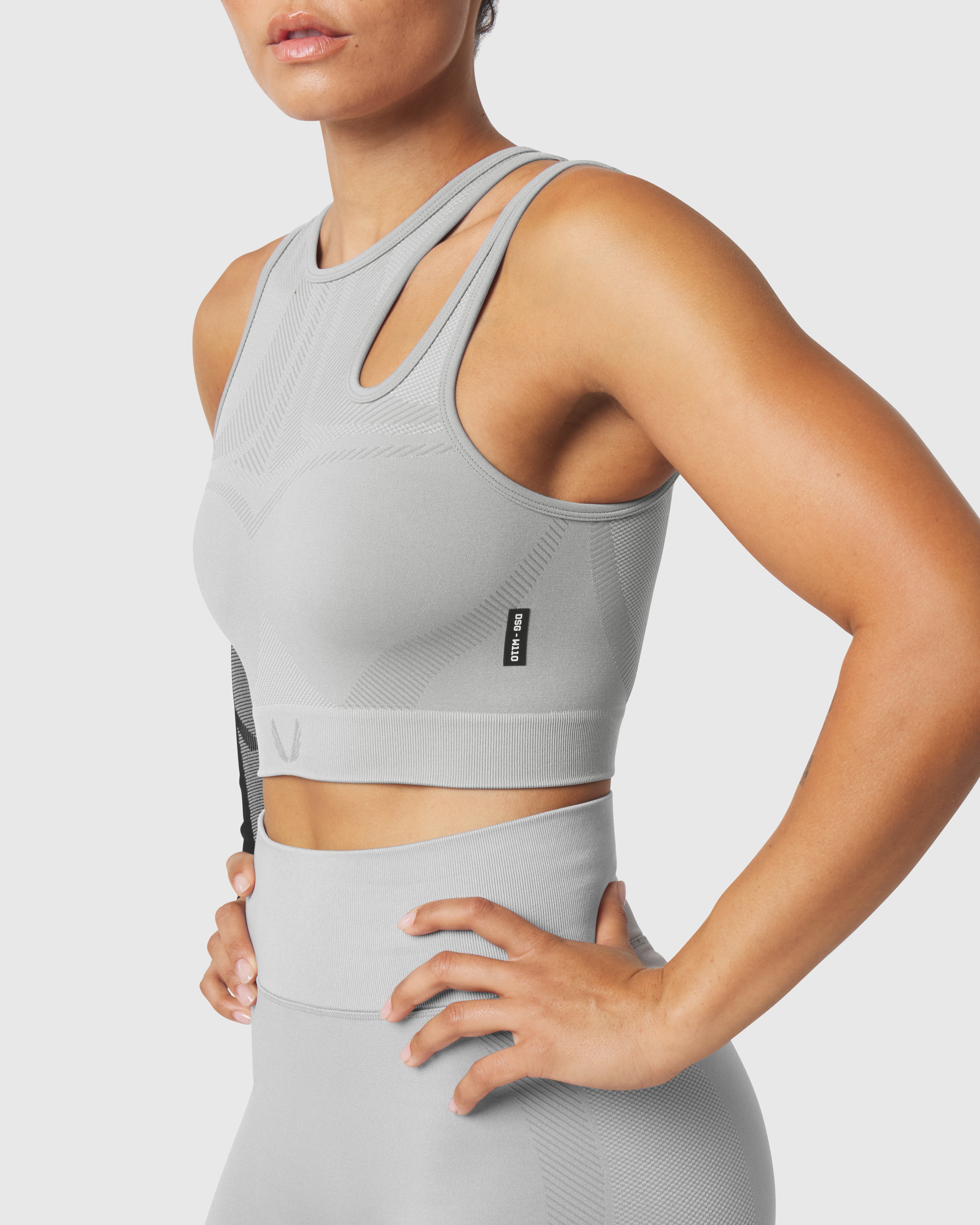 W110. Seamless Split-Strap Sports Bra - Slate Grey