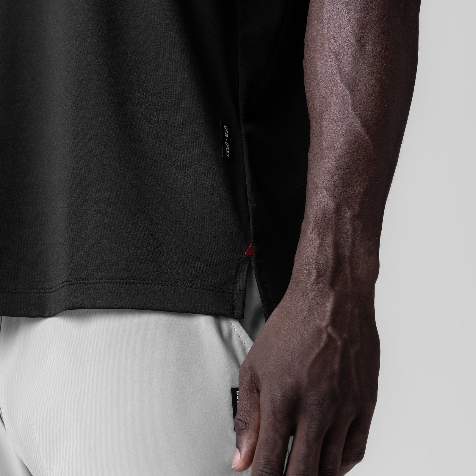 0927. 3D-Lite® 2.0 Lycra® Relaxed Cutoff in black, worn by model showing side detail