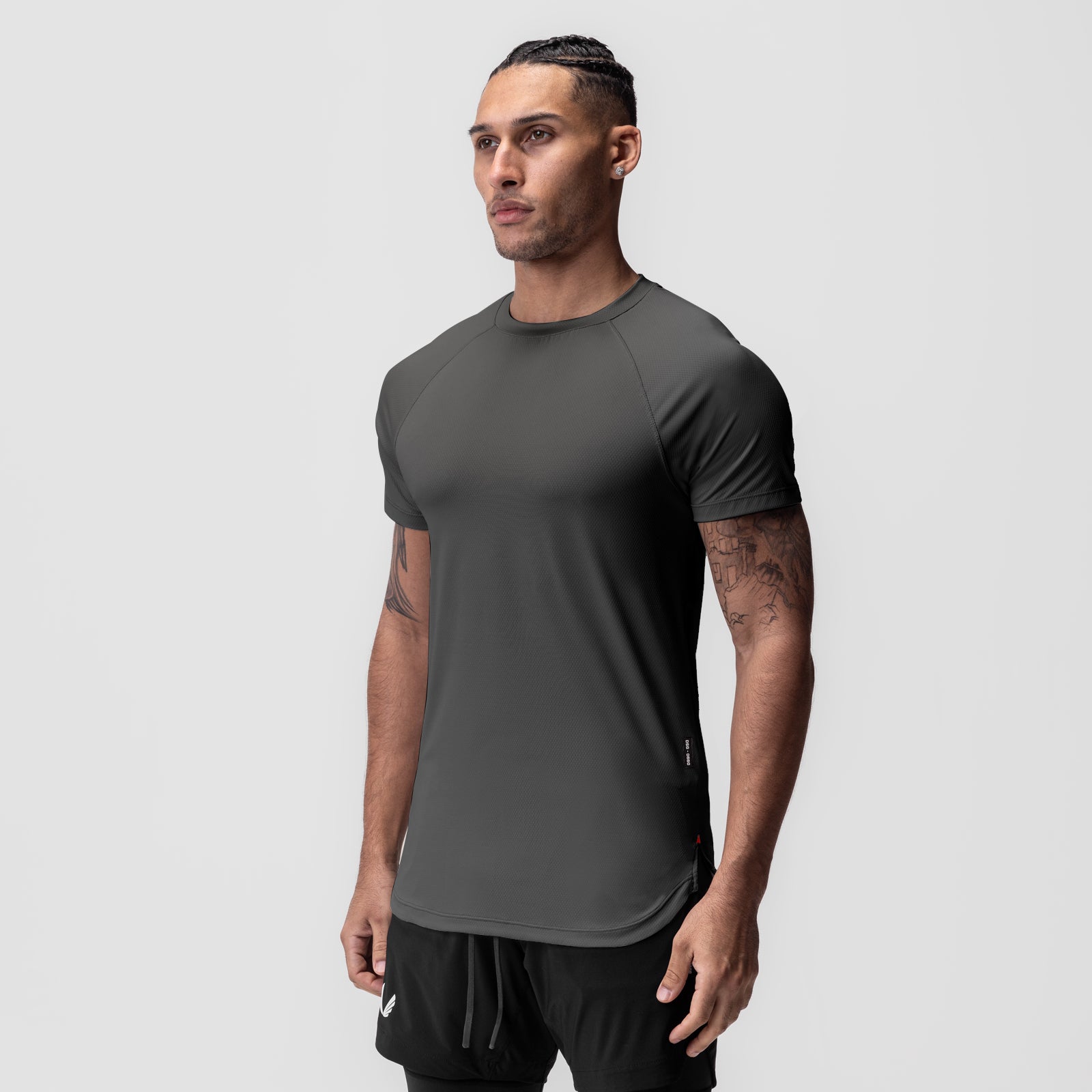 AeroSilver Established Tee in space grey, worn by model in front view