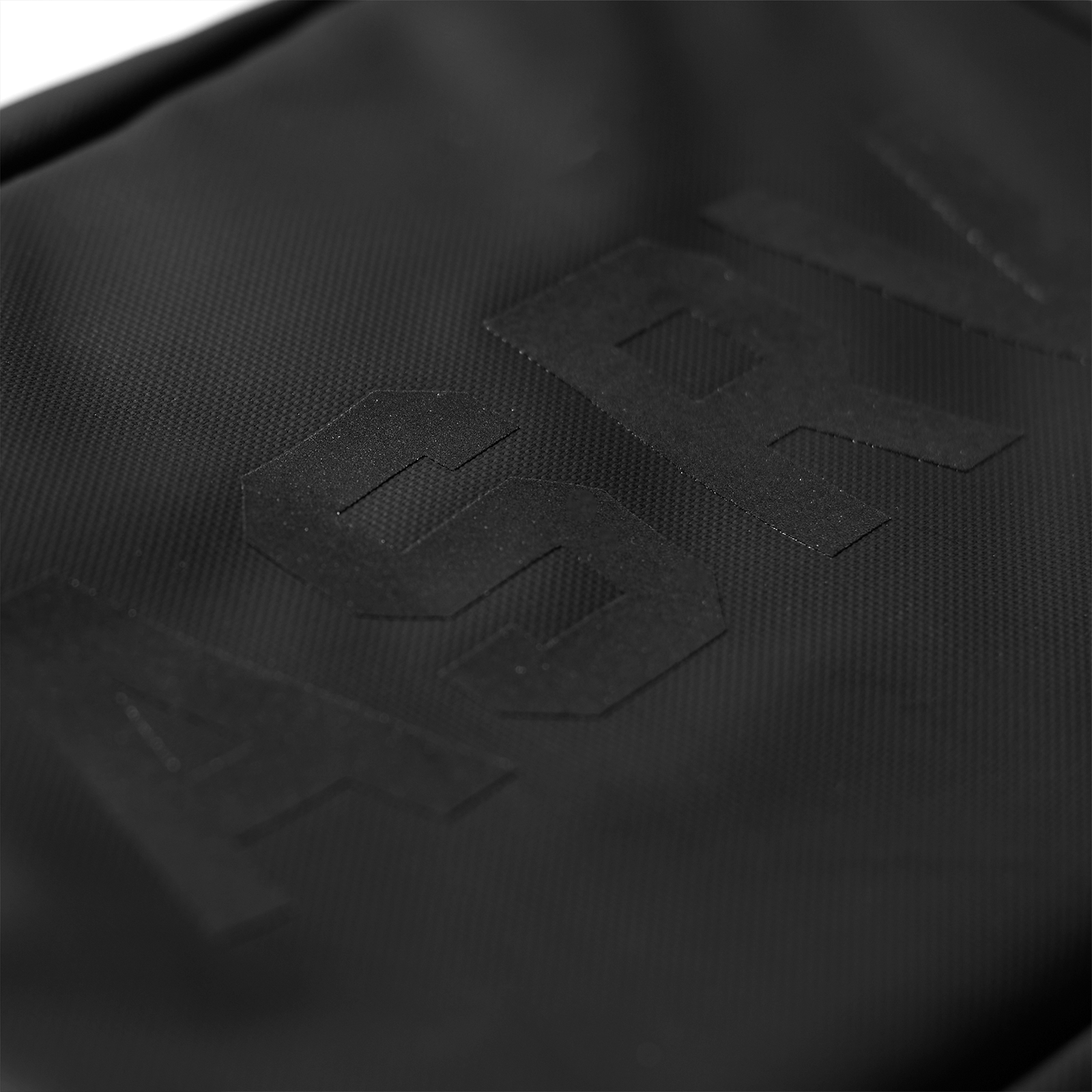 Flatlay 0360 Modular Hard Case Bag in black, detail closeup