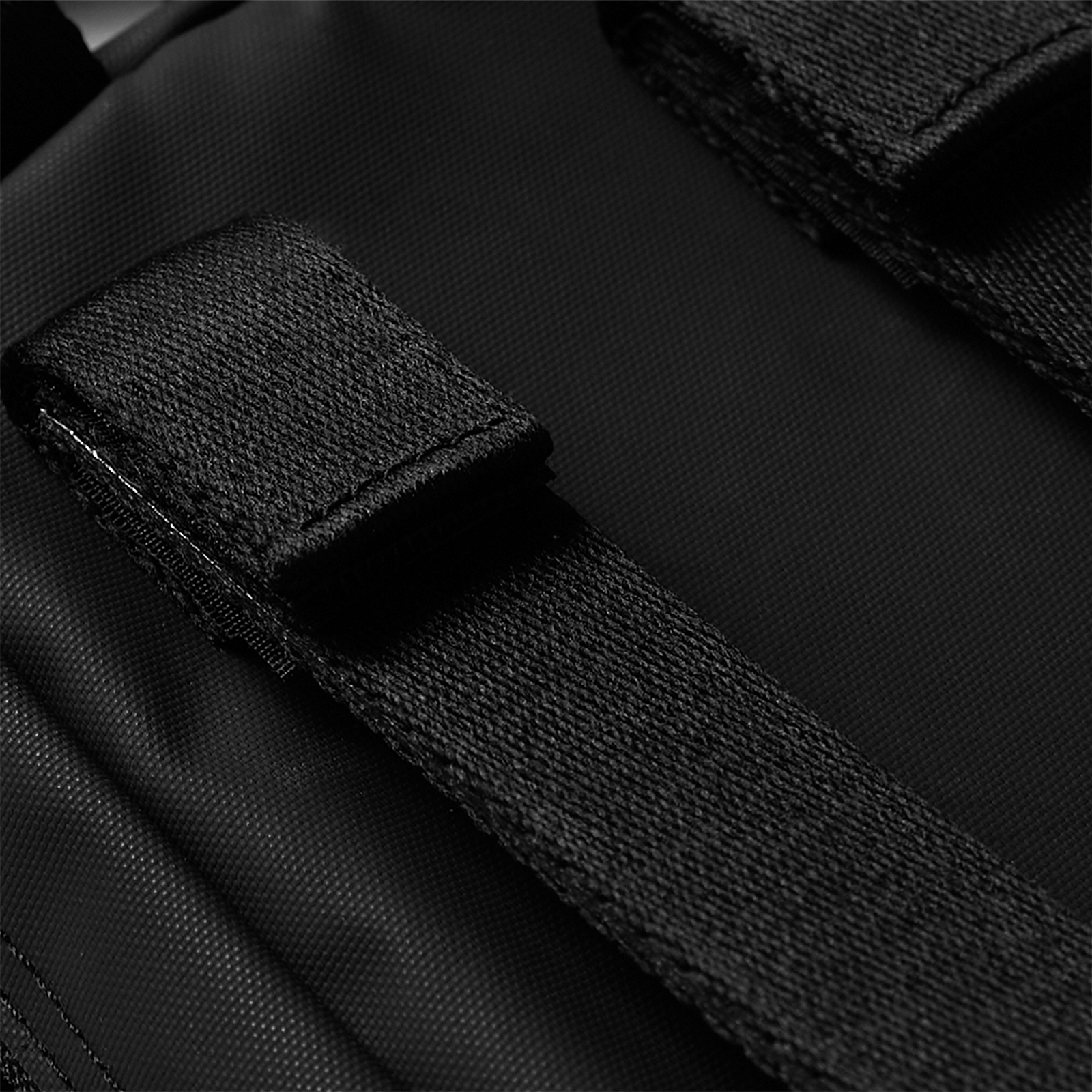flatlay Modular Hard Case Bag in black, detail closeup