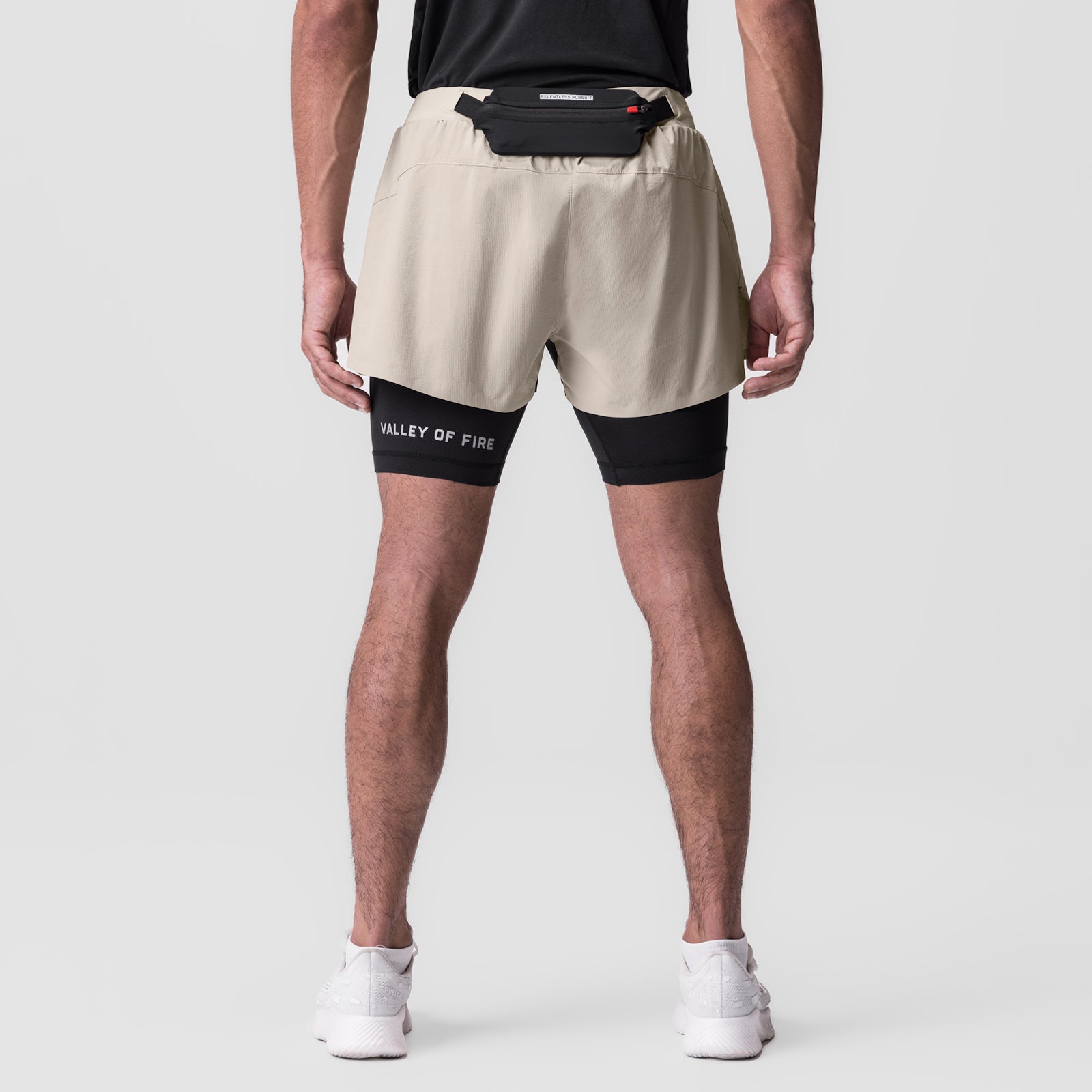 Ripstop 3" Belt Pack Short in beige and black, rear view on model