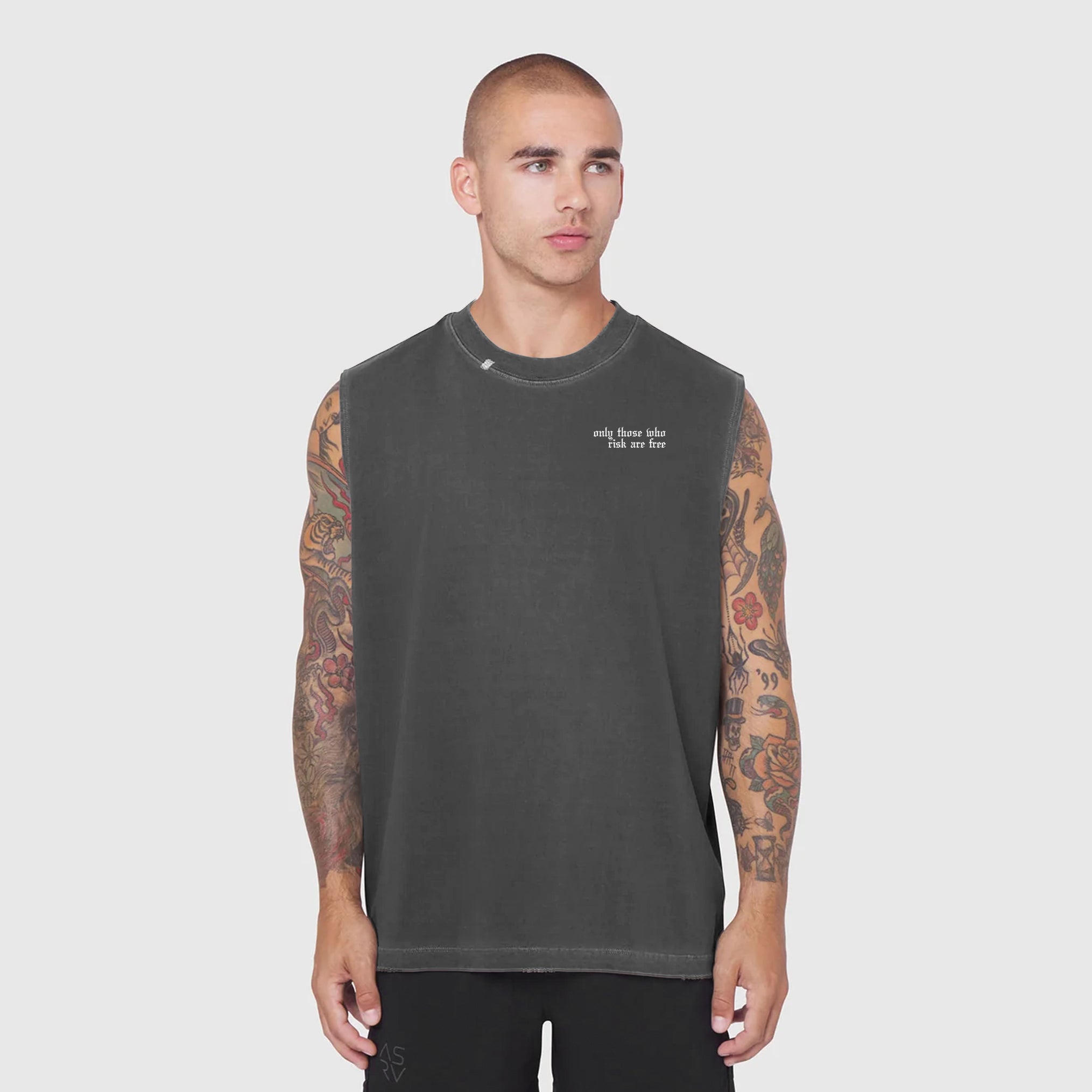 0807. Tech Essential™ Relaxed Cutoff - Faded Grey "Eagle"