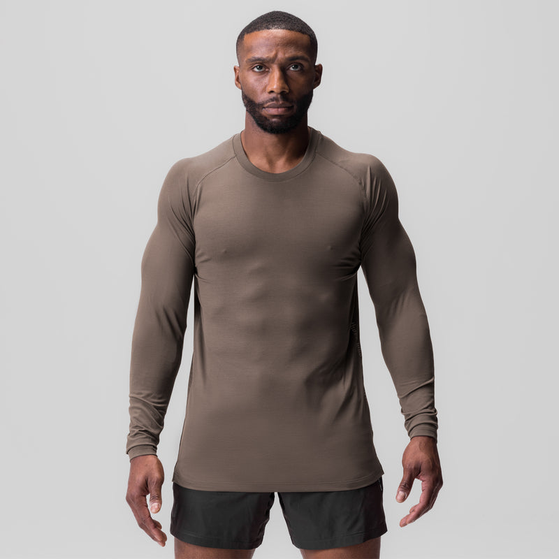 0832. 3D-Lite® 2.0 Fitted Long Sleeve - Deep Taupe 