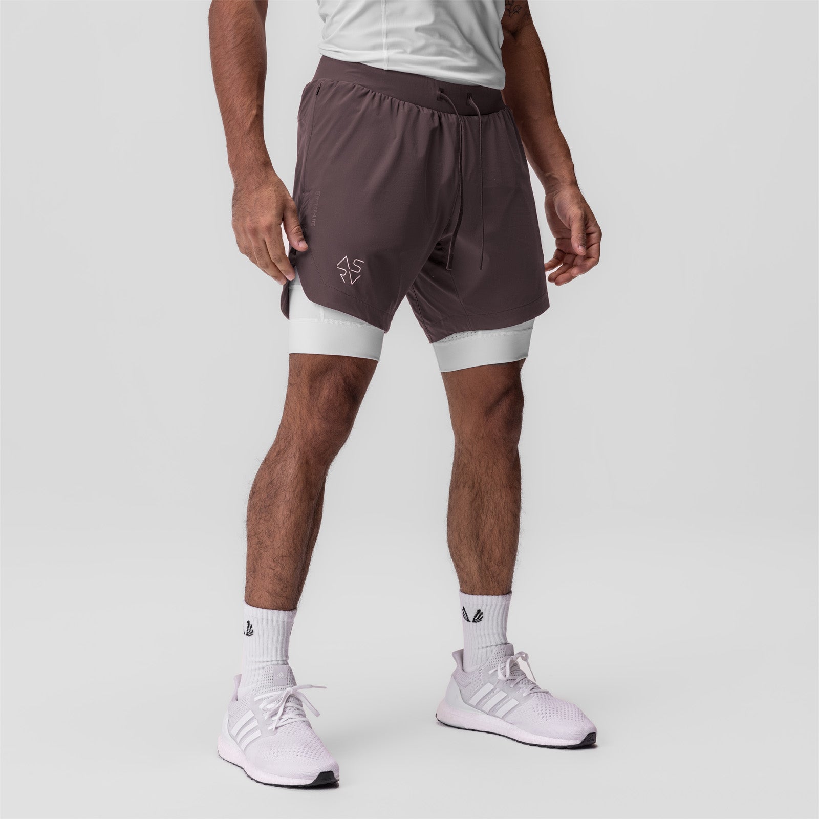 Tetra-Lite 7" Liner Short in Nightshade and White, modeled front view
