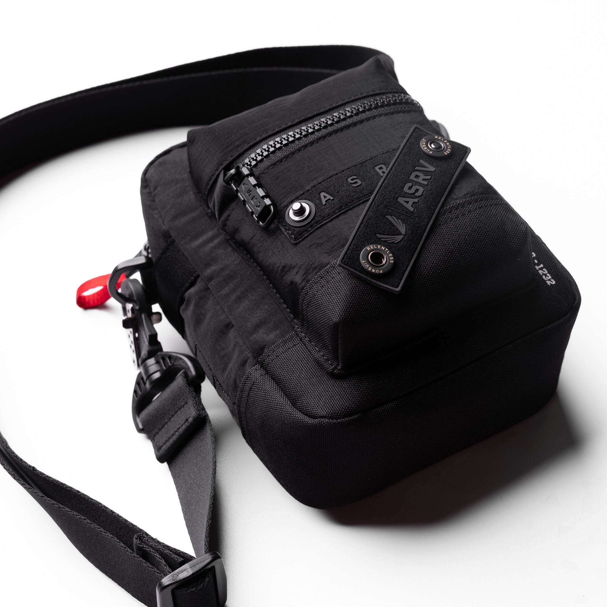 1232 black 02