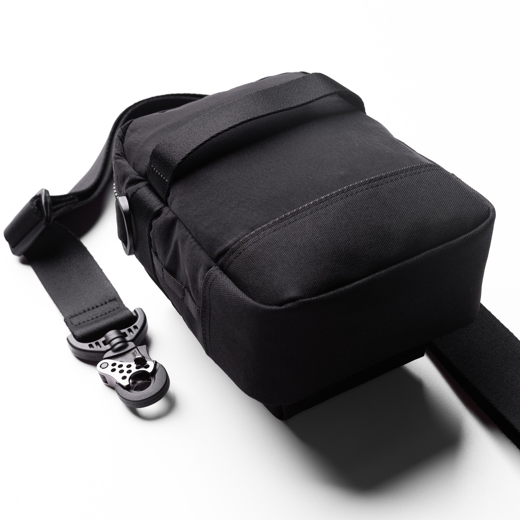 1232 black 04