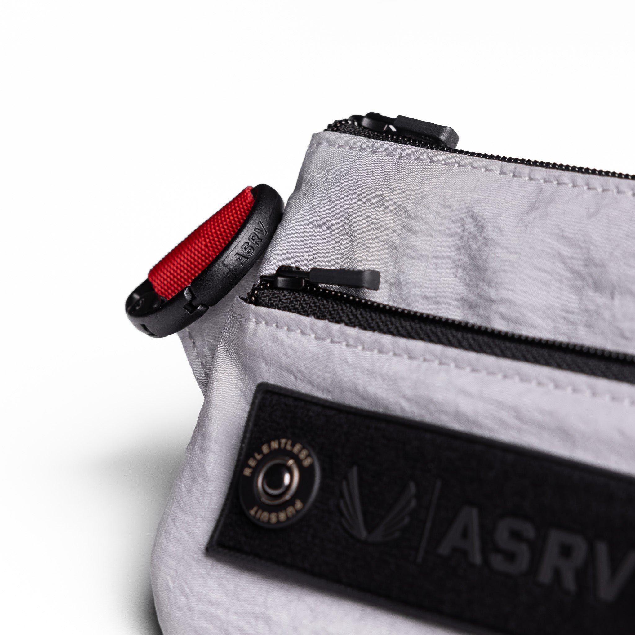 Flatlay 1235 Ripstop Clip Bag in slate grey, detail view