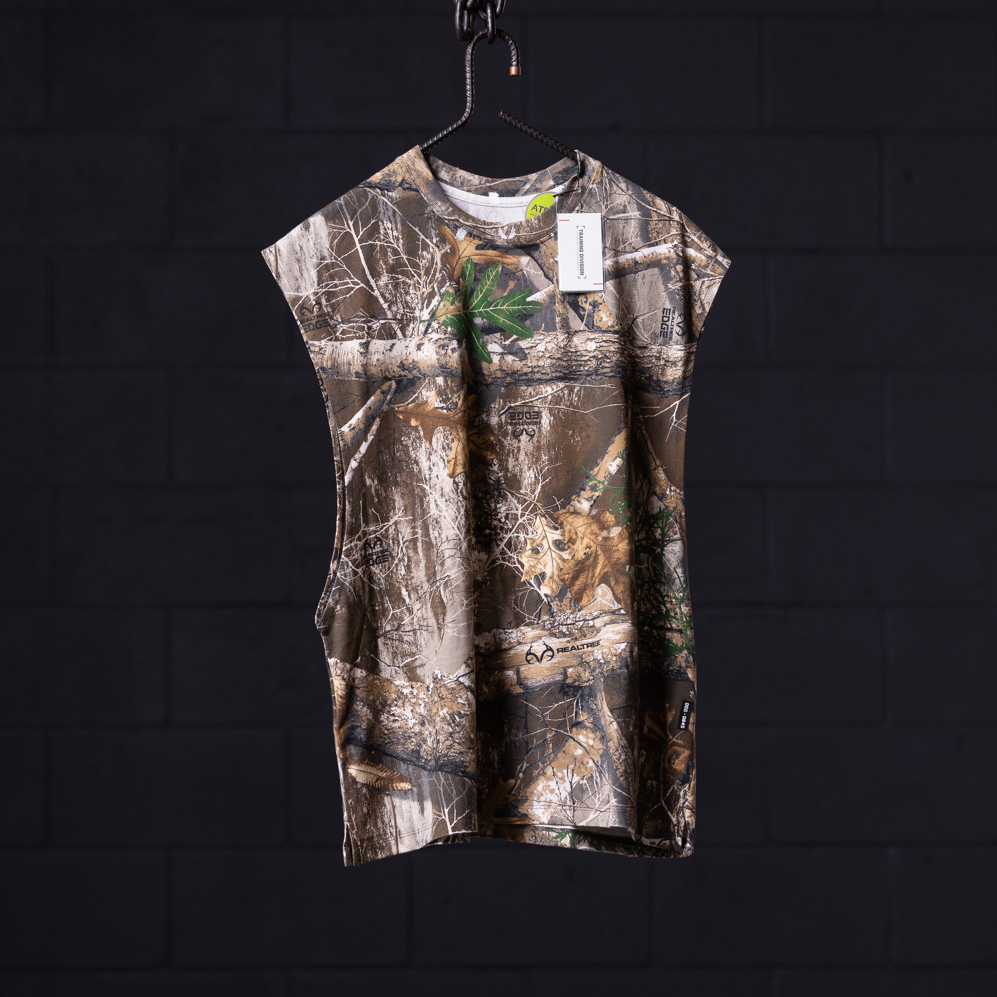 FA'23 Rocker Cutoff sleeveless tee in realtree camo, front view