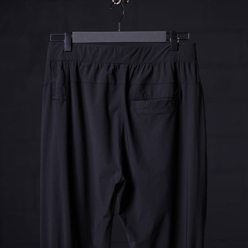 WN'23 Cyber Tech High Rib Jogger - M - Discontinued