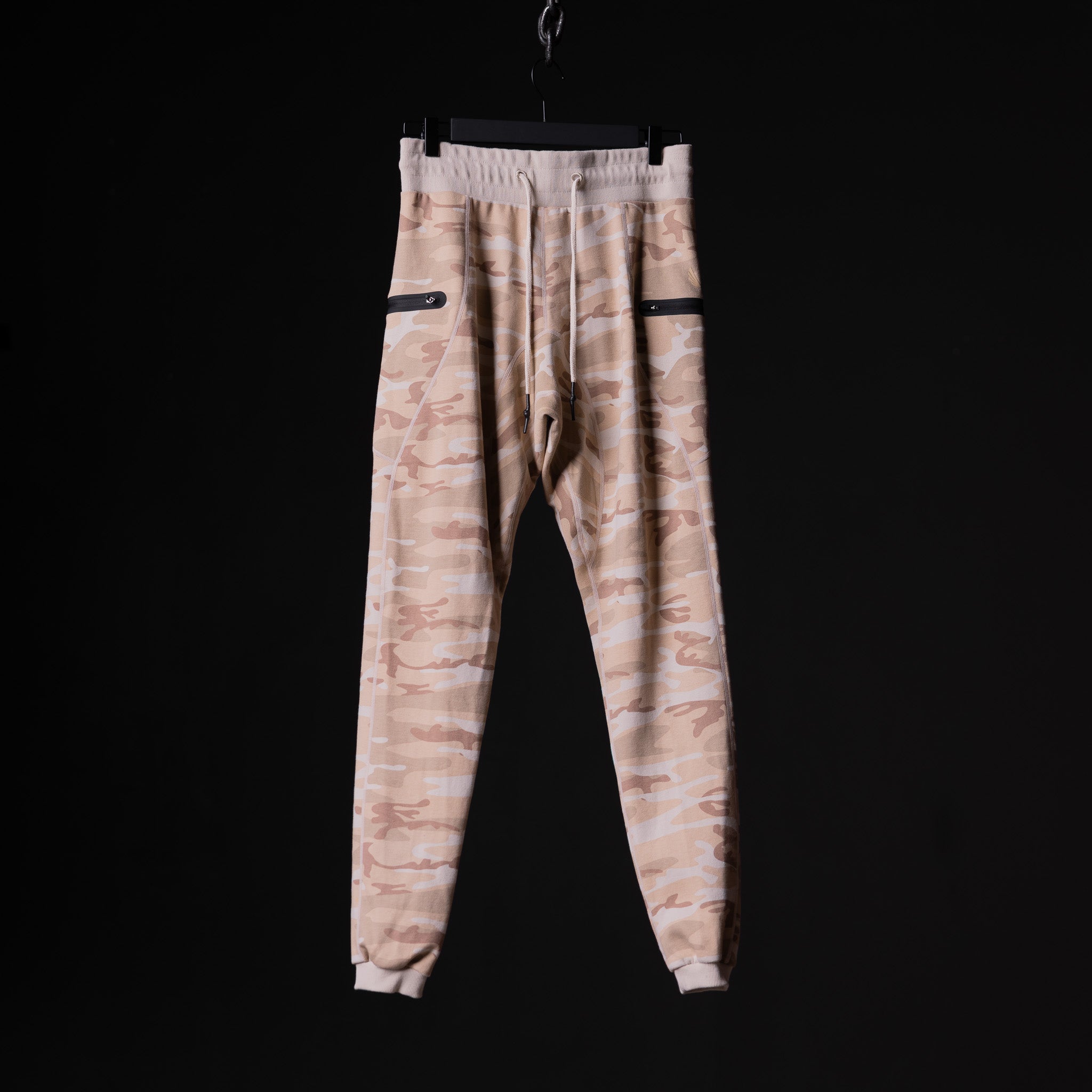 flatlay SP'19 Sidelock Utility Jogger in desert camouflage, front view