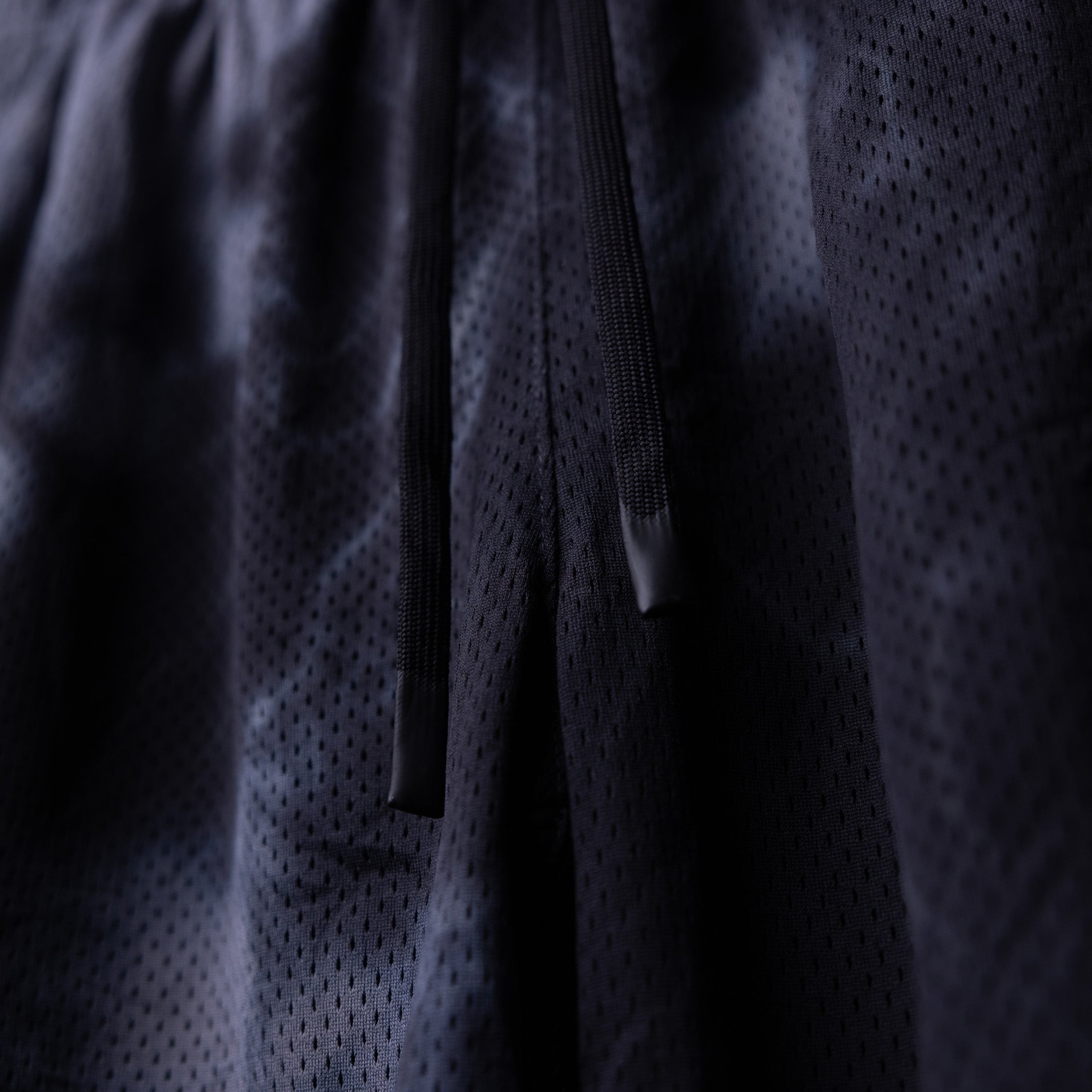 SM'21 Tie Dye Mesh Liner Short in navy, fabric texture closeup