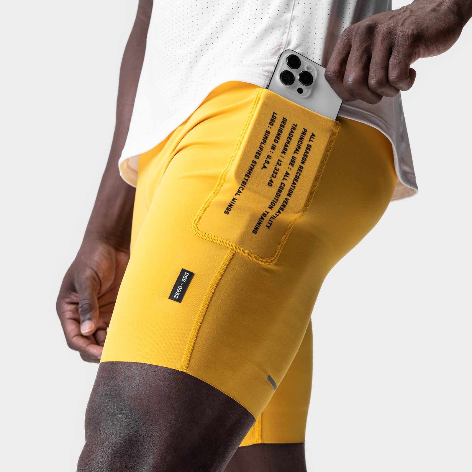 CURVE LINE SURF SHORTS