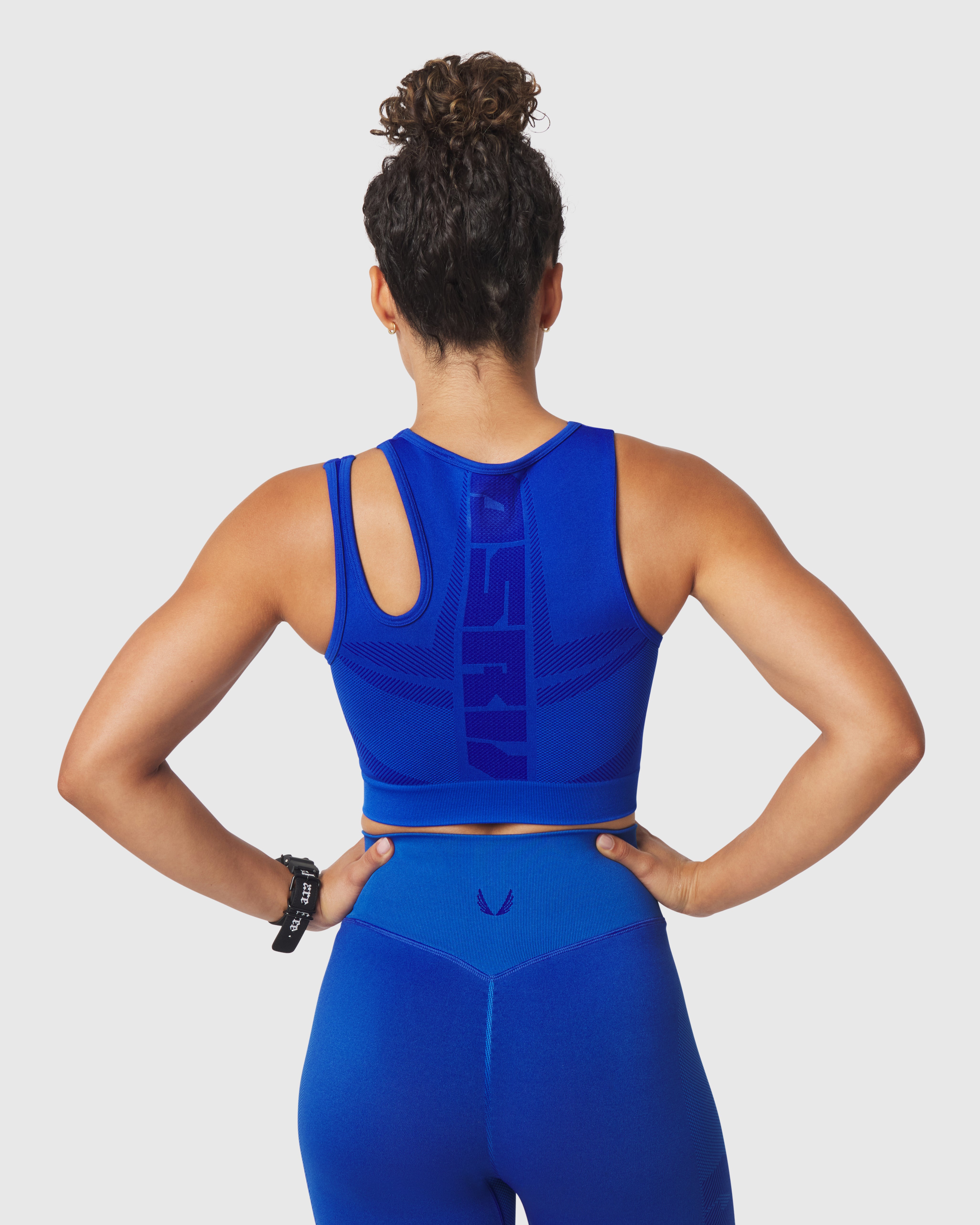 W110. Seamless Split-Strap Sports Bra - Electric Blue