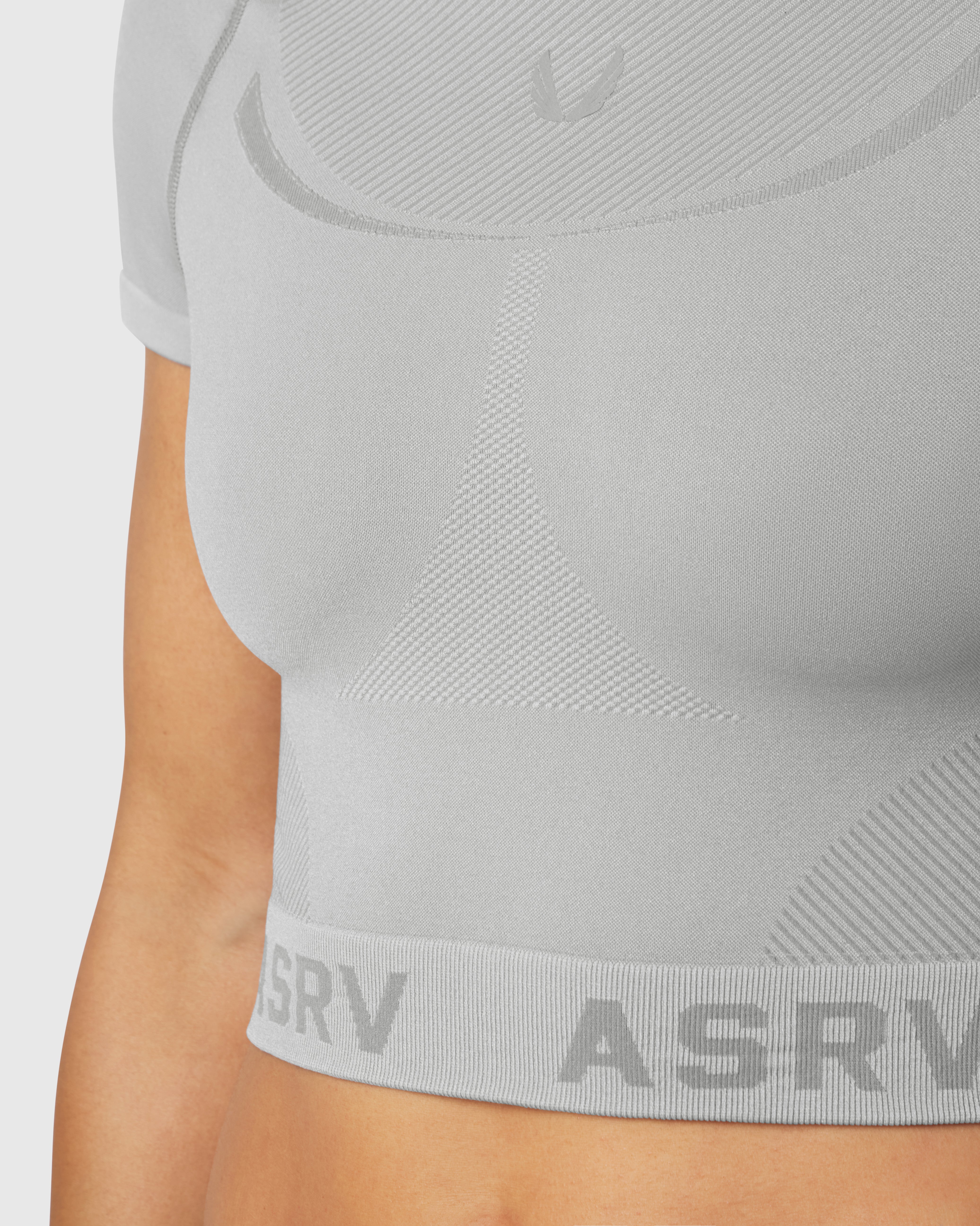 W111. Seamless Cropped Training Tee - Slate Grey