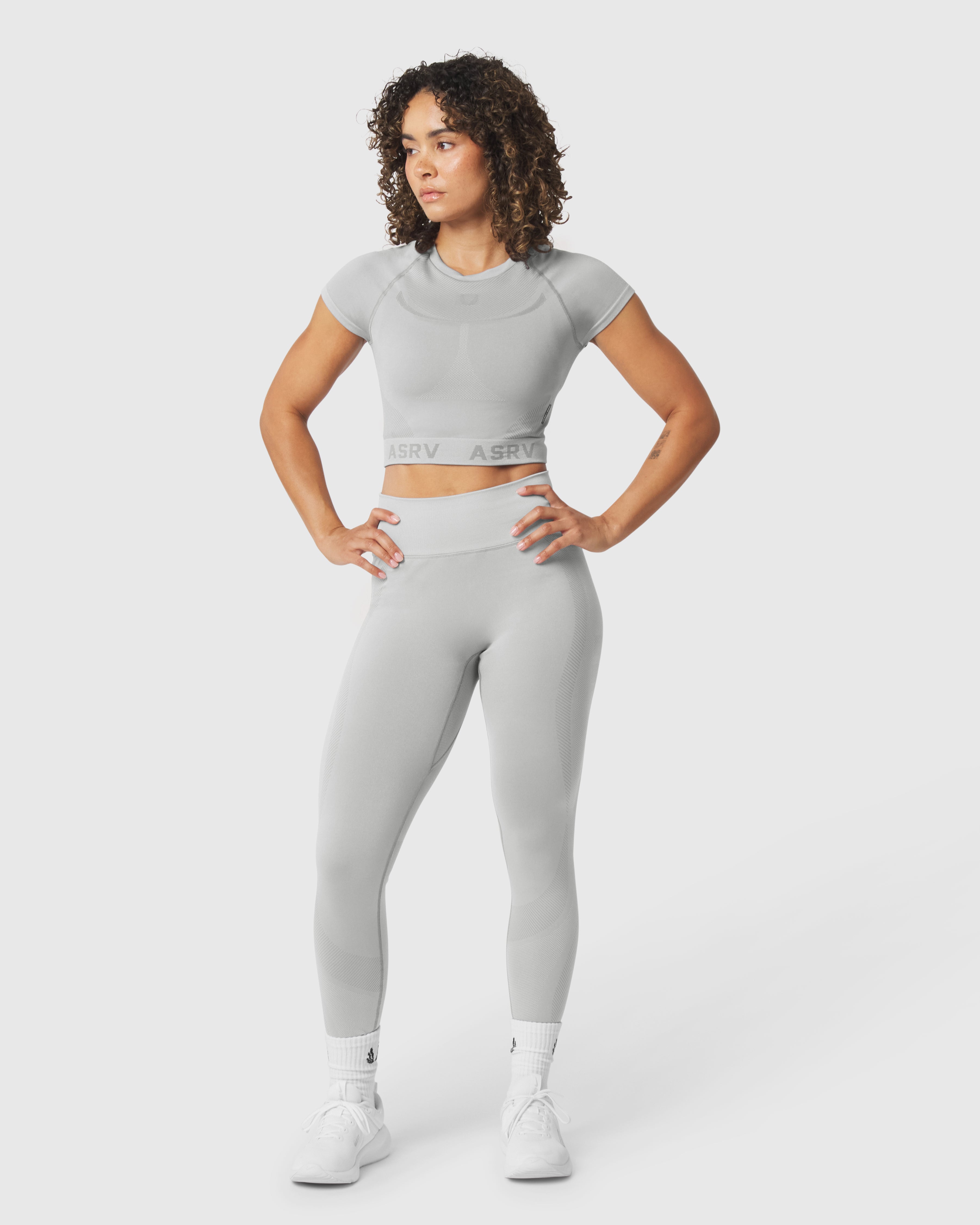 W111. Seamless Cropped Training Tee - Slate Grey