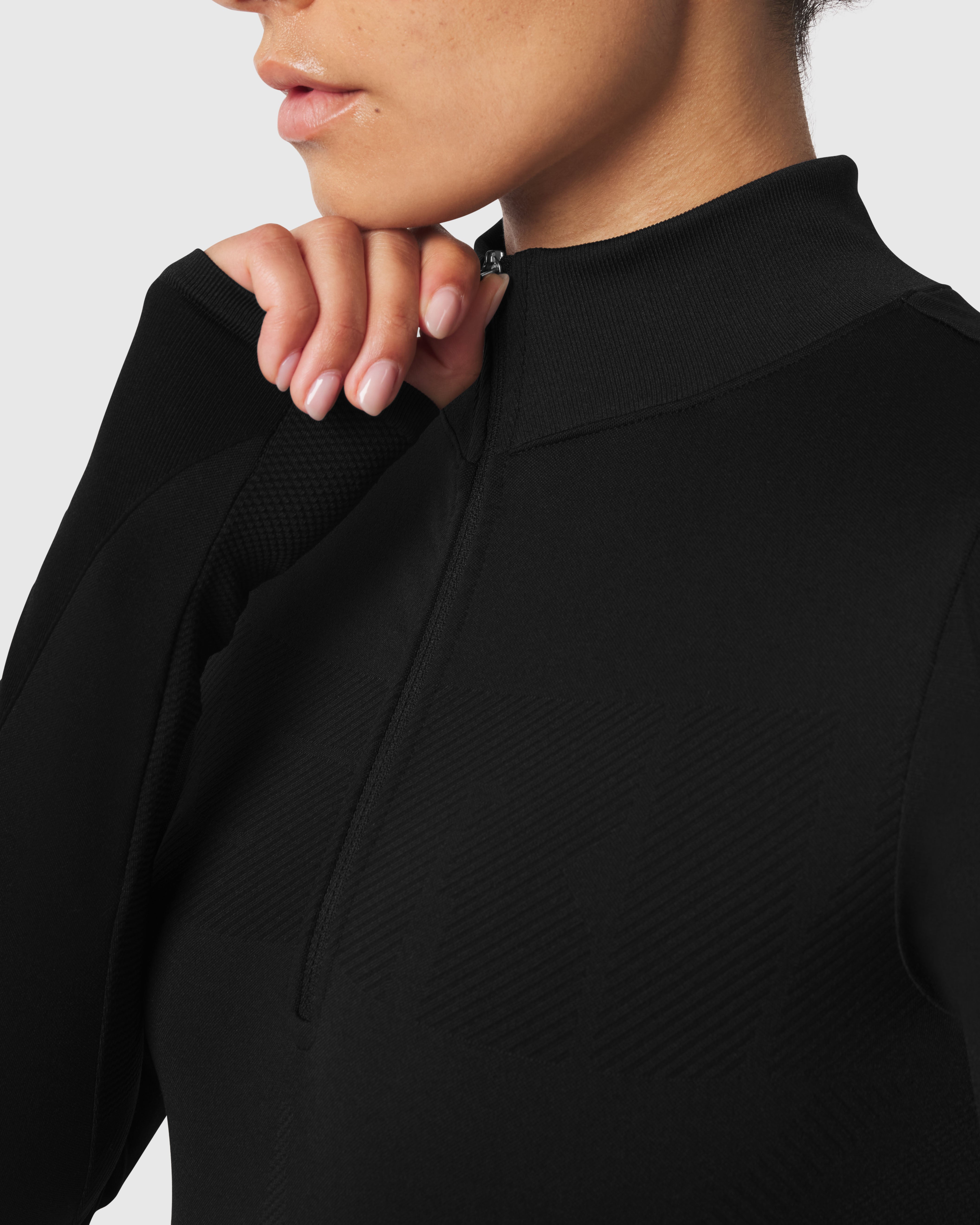 W112. Seamless Quarter Zip - Black