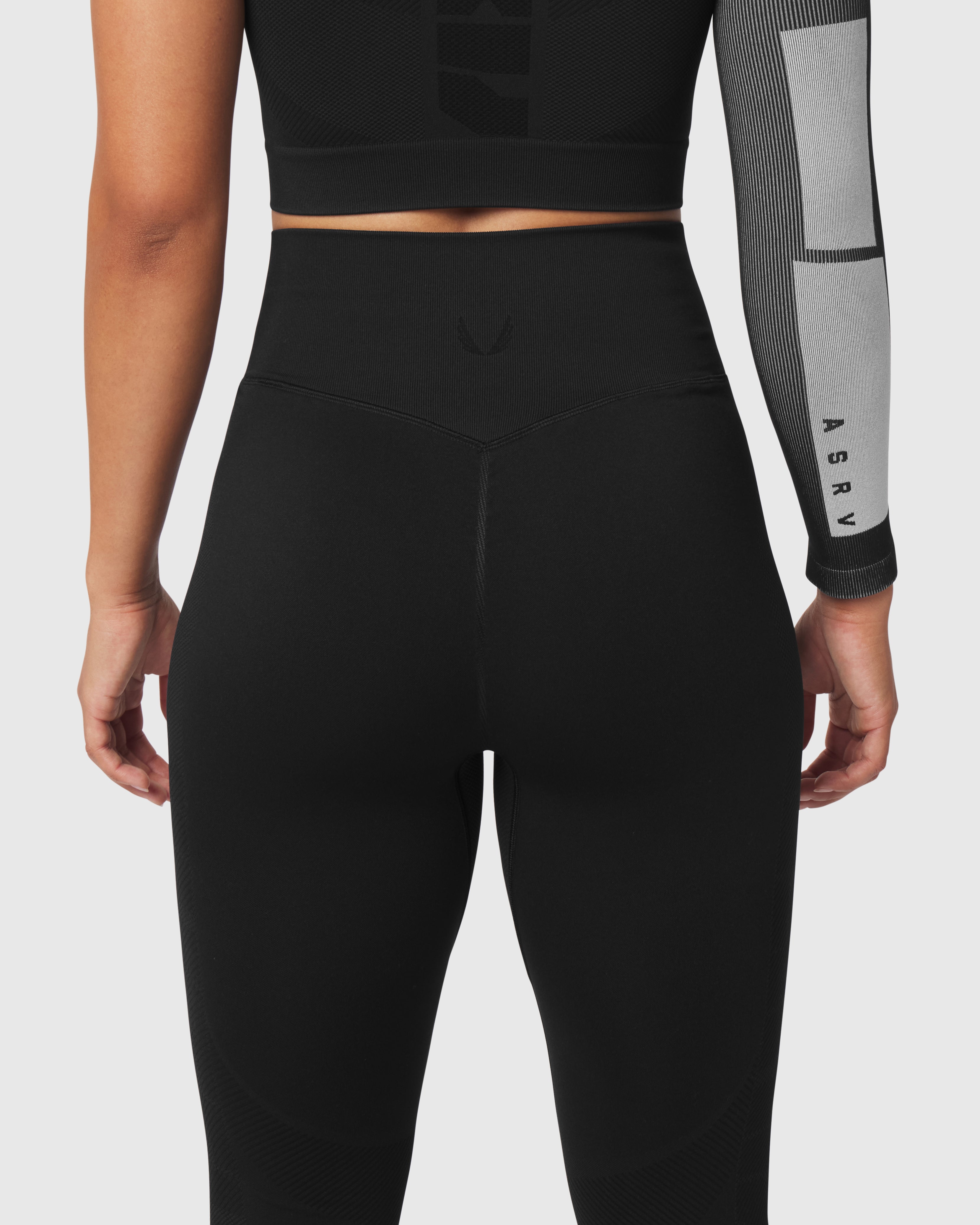 W114. Seamless Legging - Black