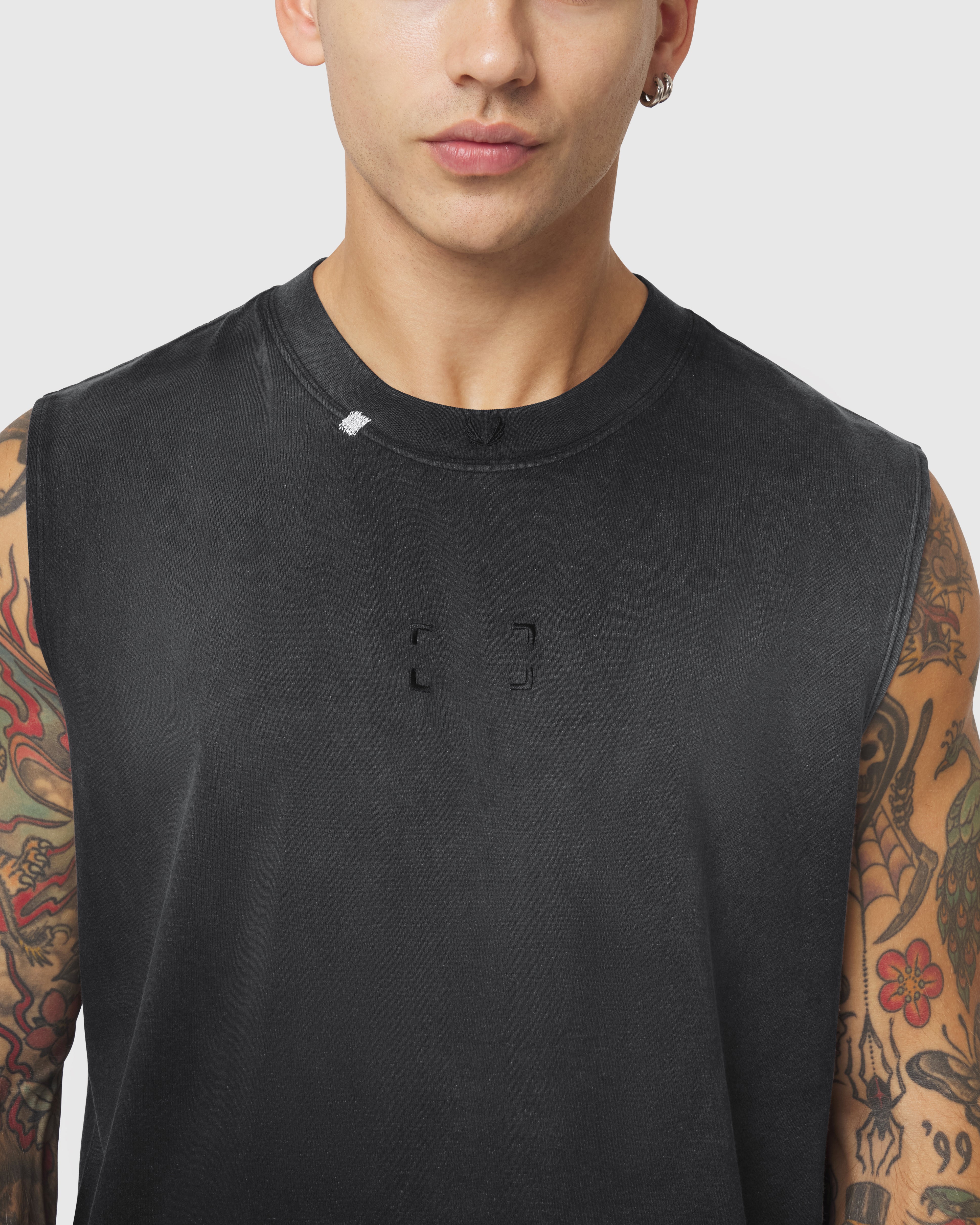 0807. Tech Essential™ Relaxed Cutoff - Black Sun Fade
