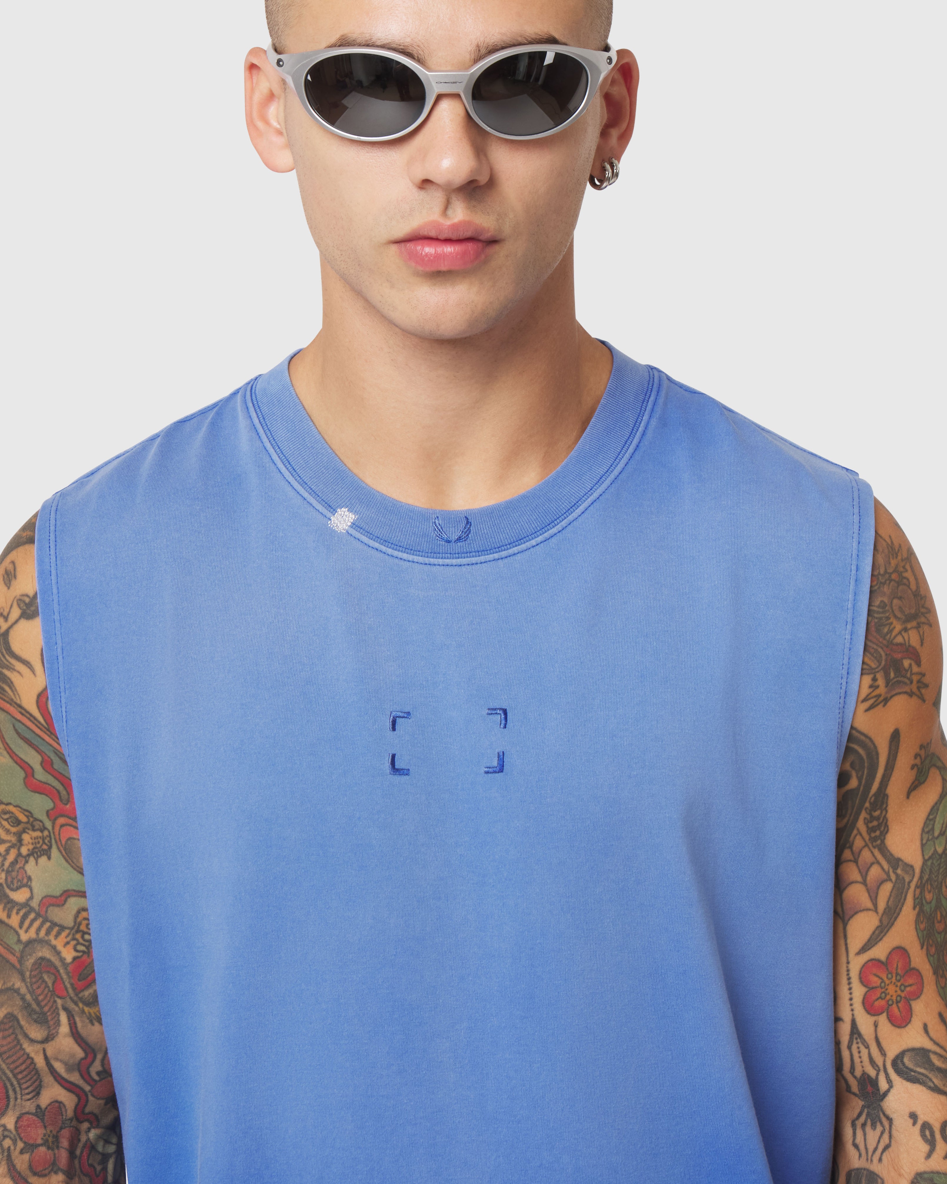 0807. Tech Essential™ Relaxed Cutoff - Electric Blue Sun Fade