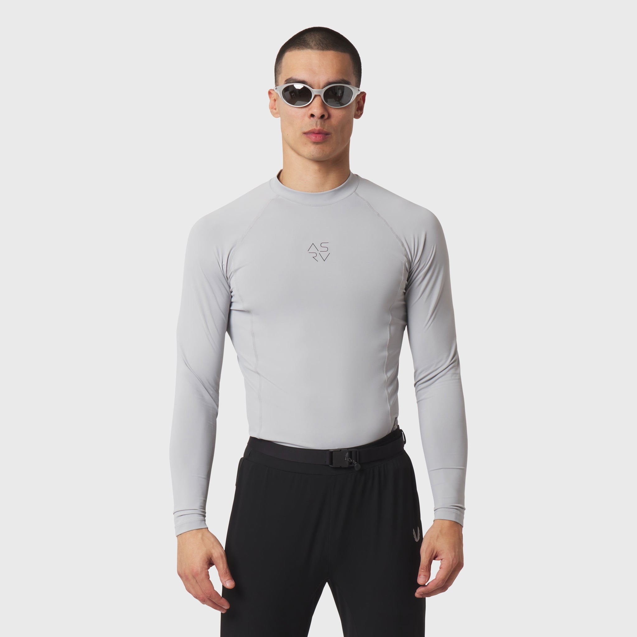 LYCRA® ADAPTIV Baselayer Longsleeve in slate grey, worn by model, front view