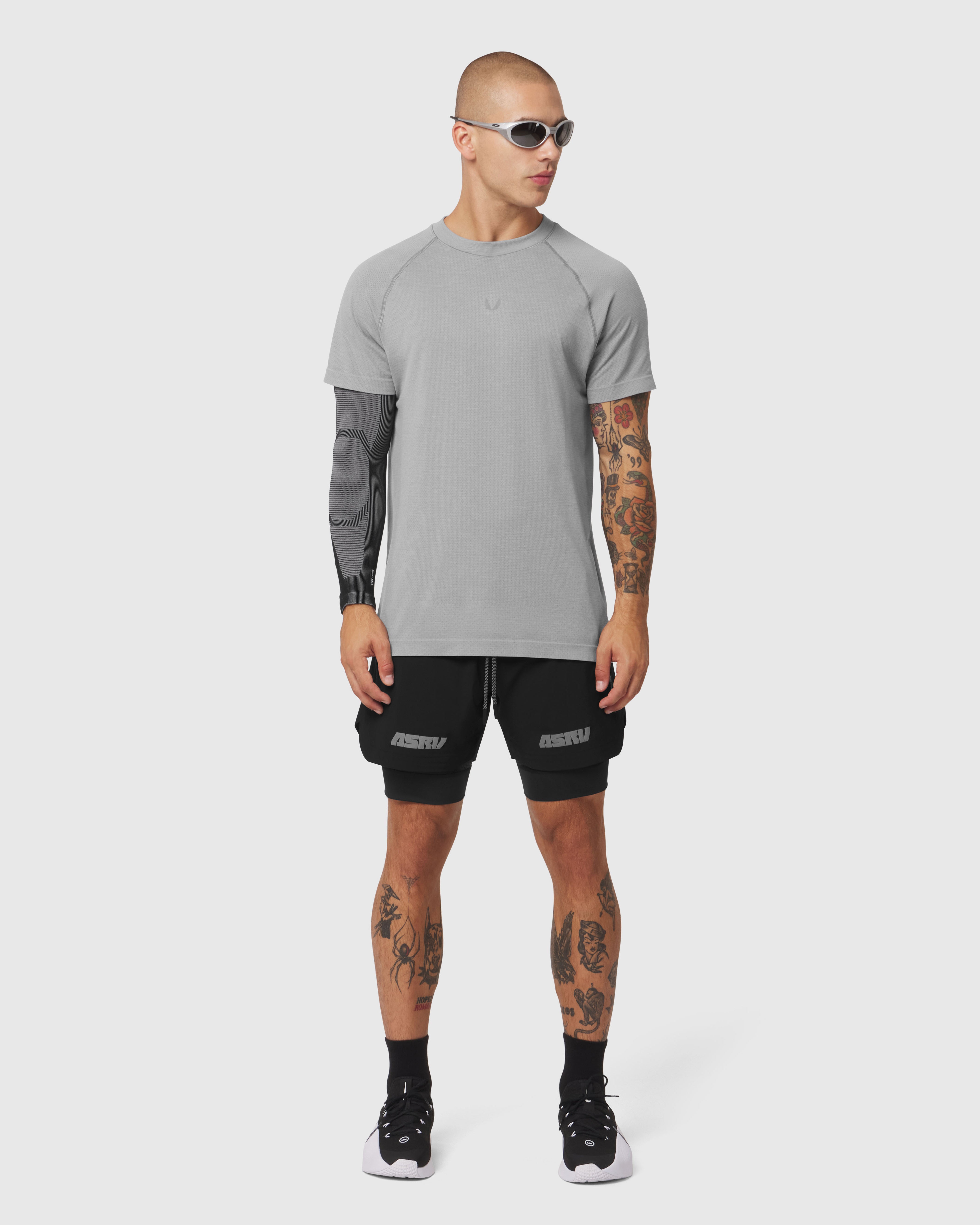 1211. Seamless Arm Sleeve - Black