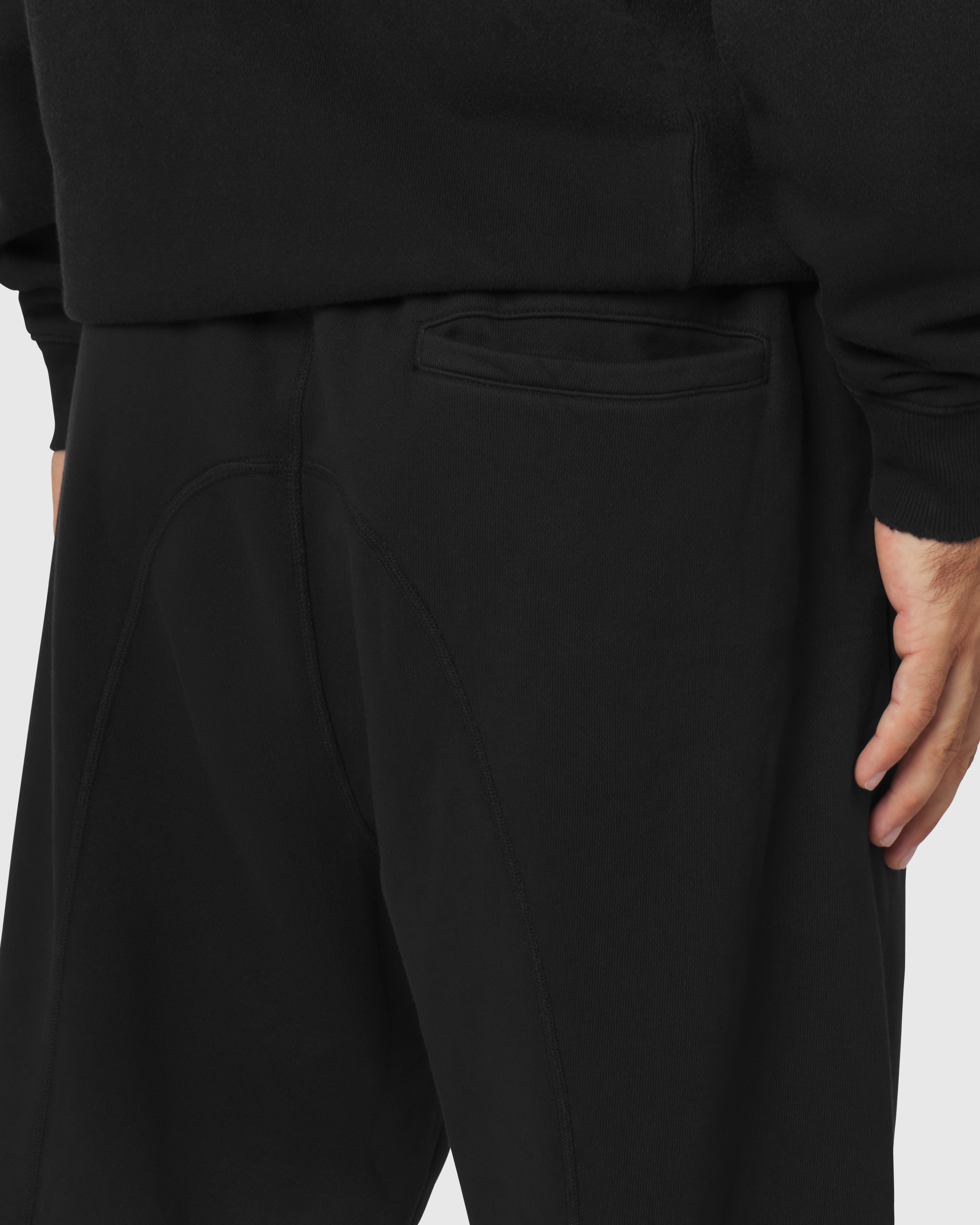 1221. Tech Essential™ Cinch Sweatpants - Black Sun Fade