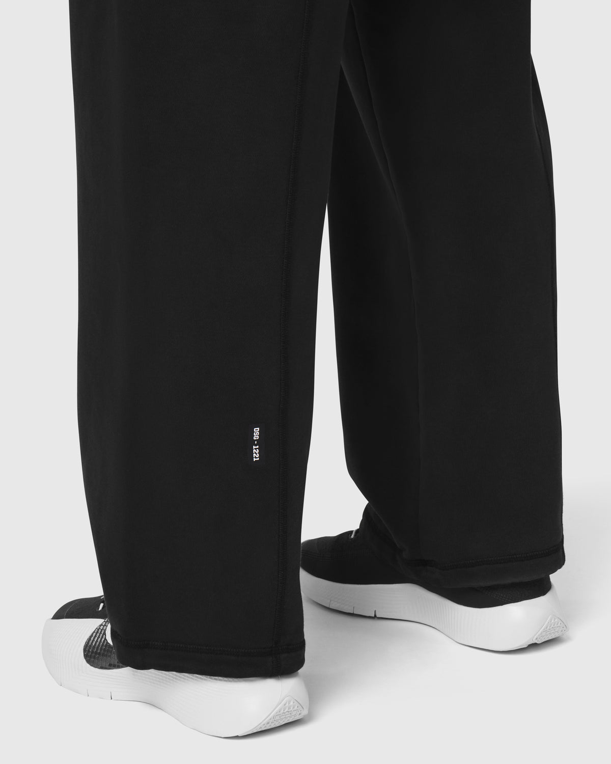 1221. Tech Essential™ Cinch Sweatpants - Black Sun Fade