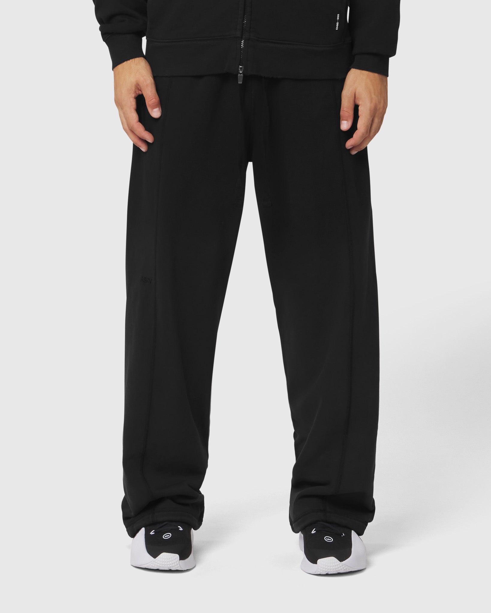 1221. Tech Essential™ Cinch Sweatpants - Black Sun Fade