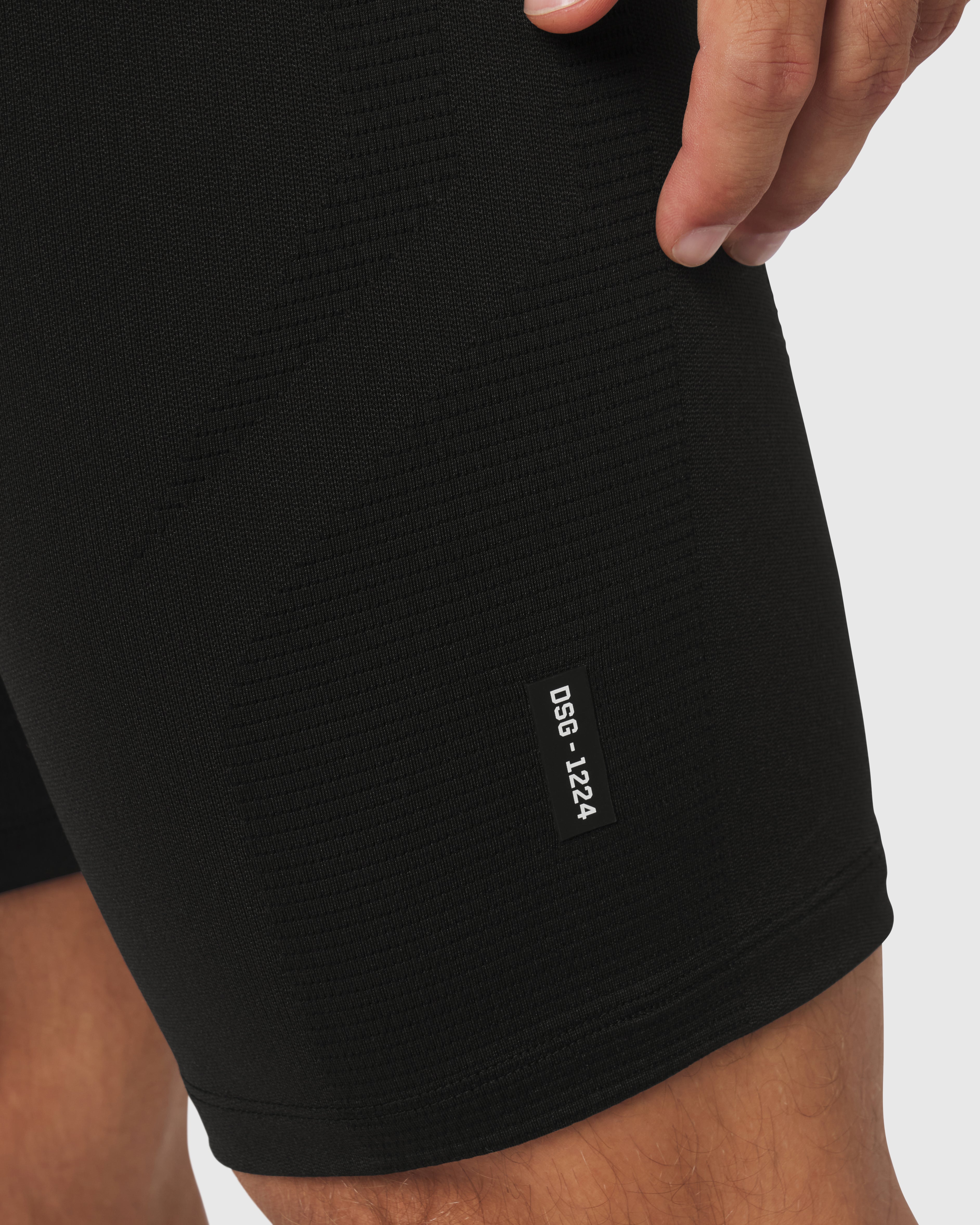 1224. Seamless 1/2-Length Legging - Black