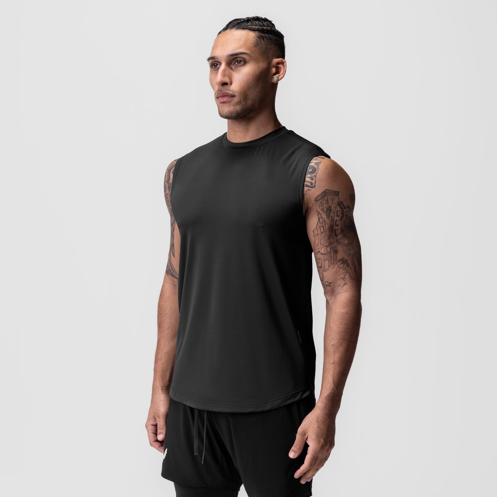 AeroSilver® Cutoff Tank in black, worn by model in front view