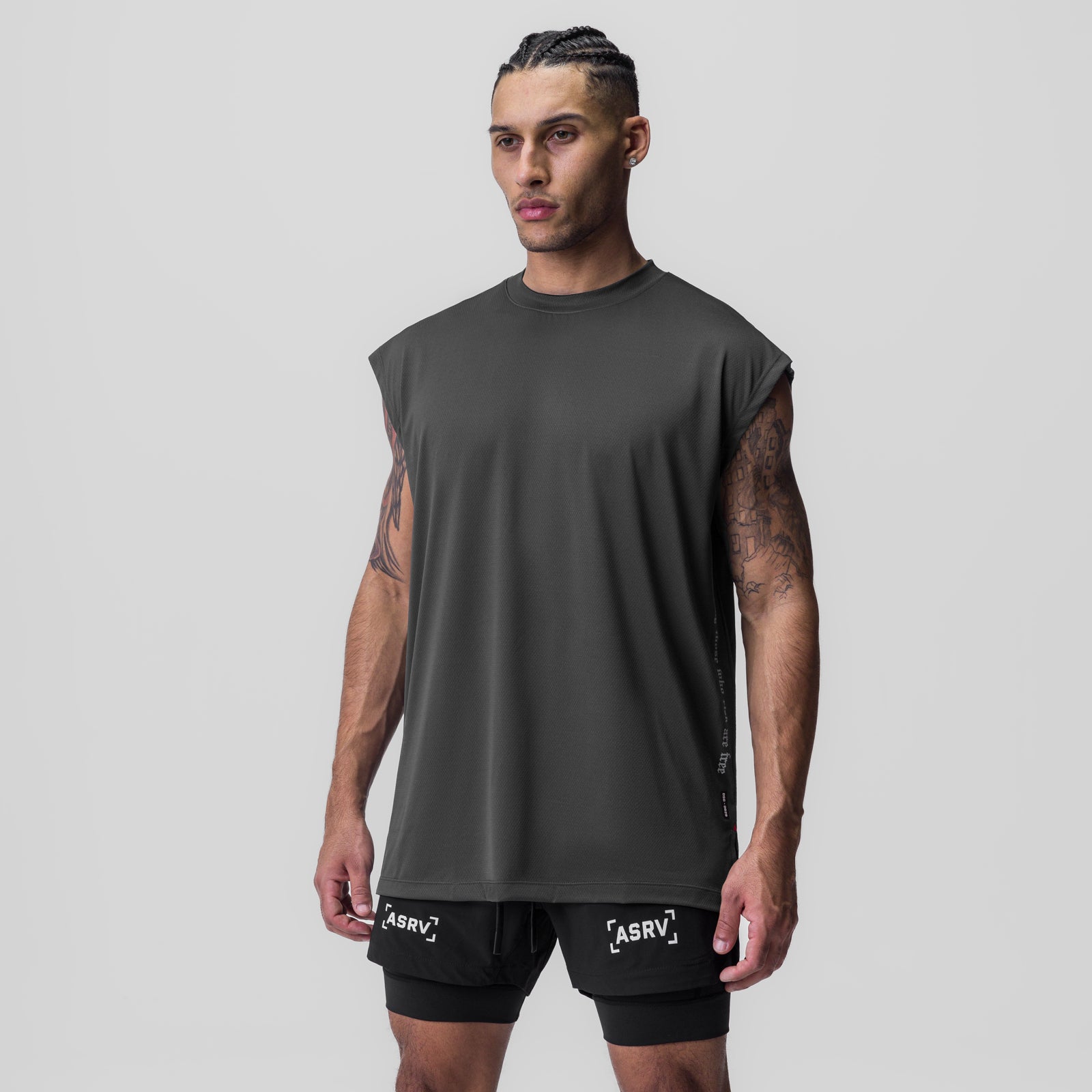 Silver-Lite™ 2.0 Oversized Cutoff in Space Grey, modeled front view with black shorts