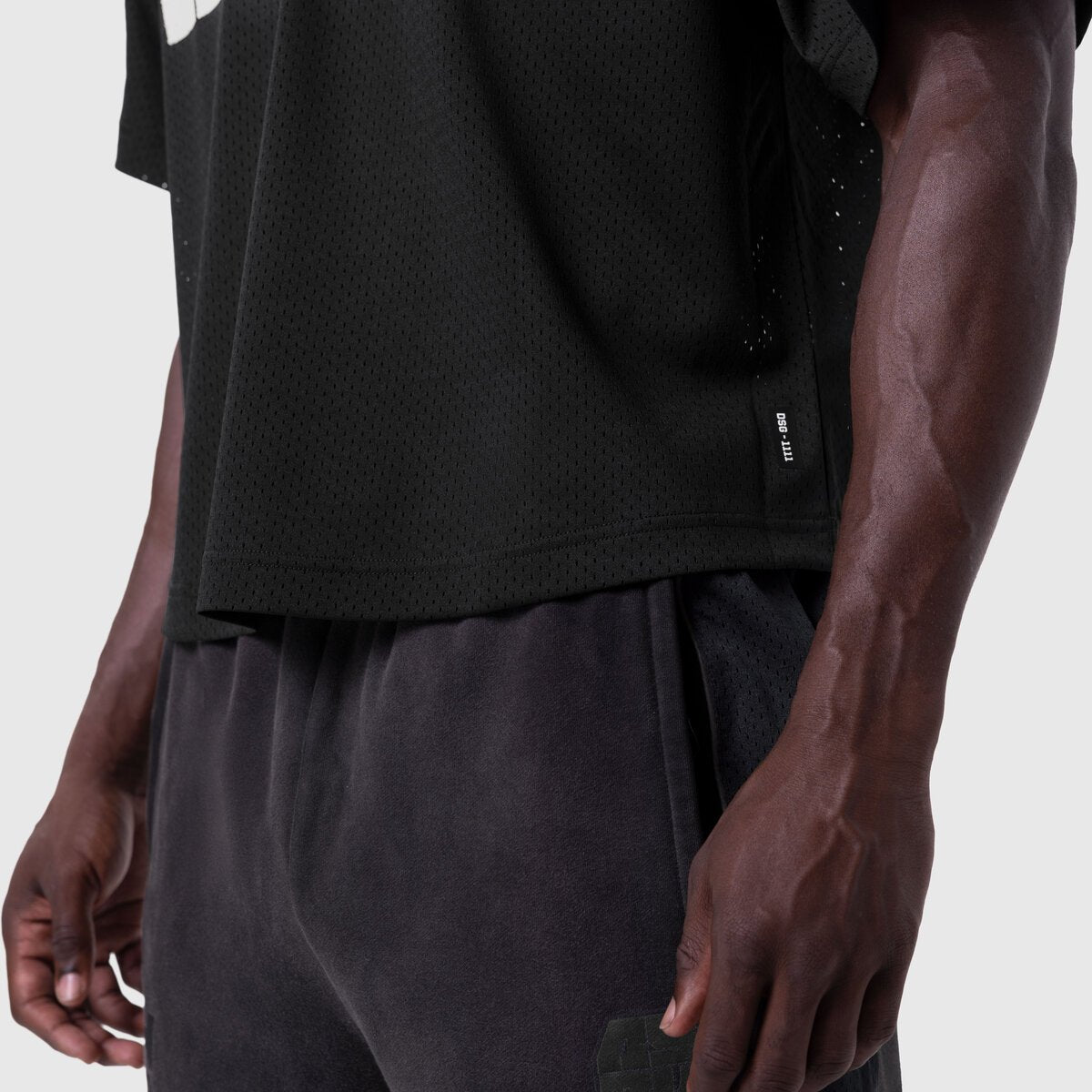 Ion-Mesh™ Crop Jersey in black worn by model, side view detail
