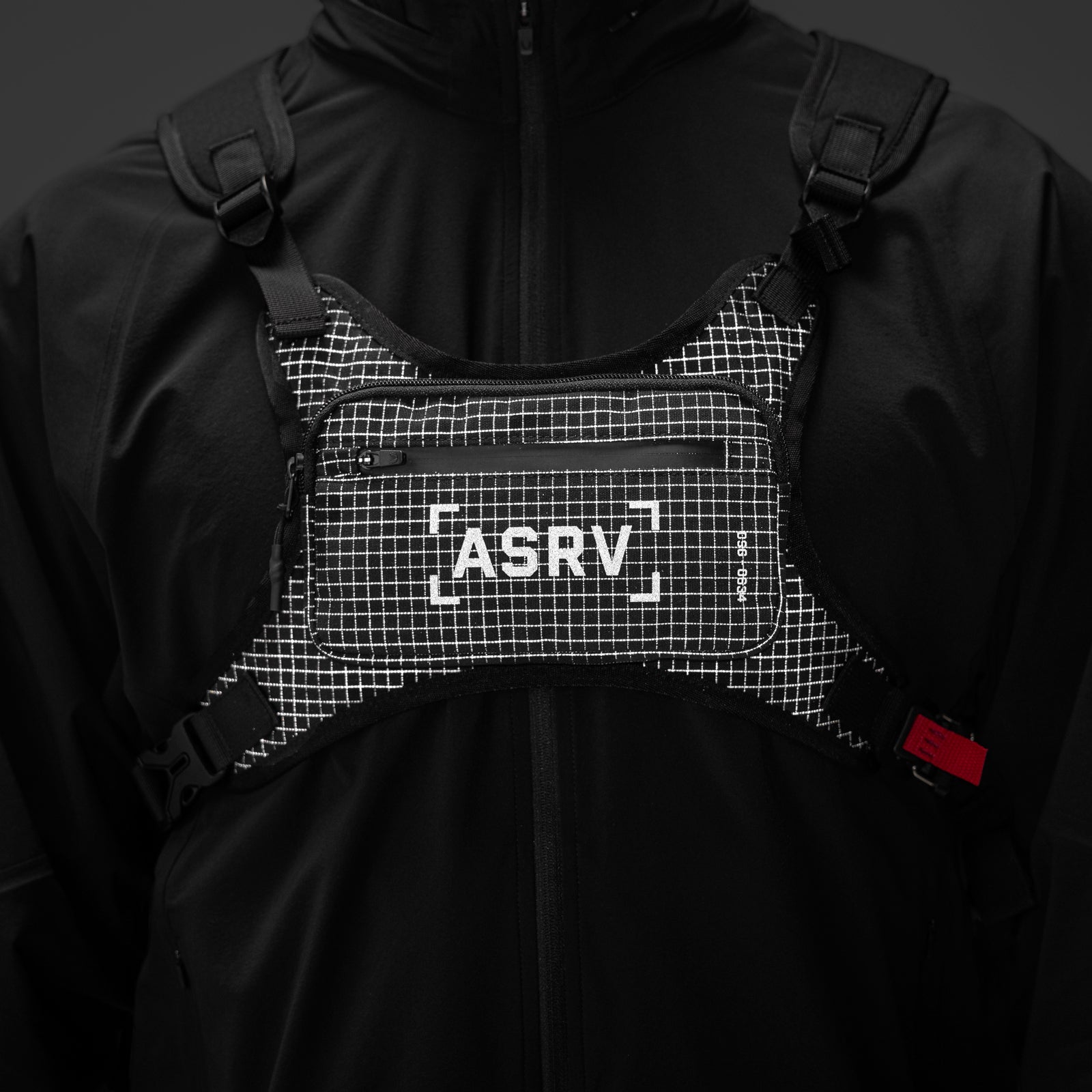 0634 Conditioning Chest Pack in black with grid pattern, worn on model