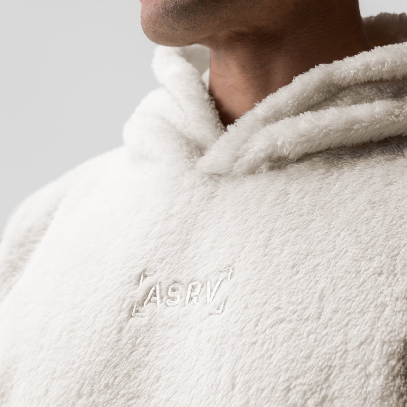 0553. Sherpa Recovery Hoodie - Ivory Cream/Black Wings M WIND AND 