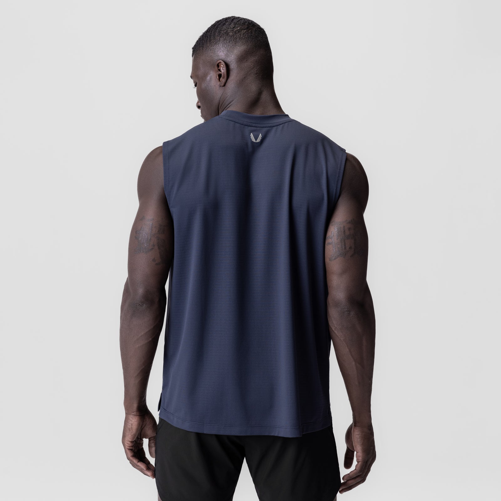 3D-Lite® 2.0 Lycra® Relaxed Cutoff in navy, back view on model