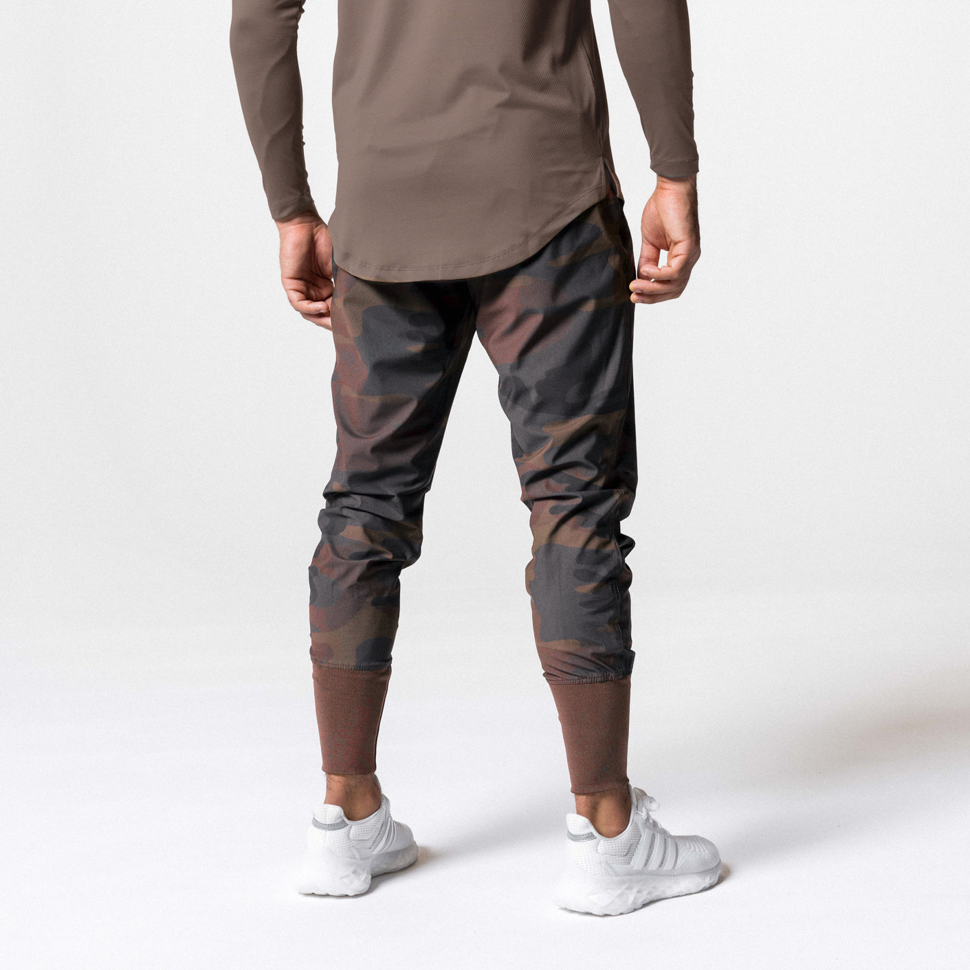 Tetra-Lite® High Rib Jogger in rust camo, back view on model