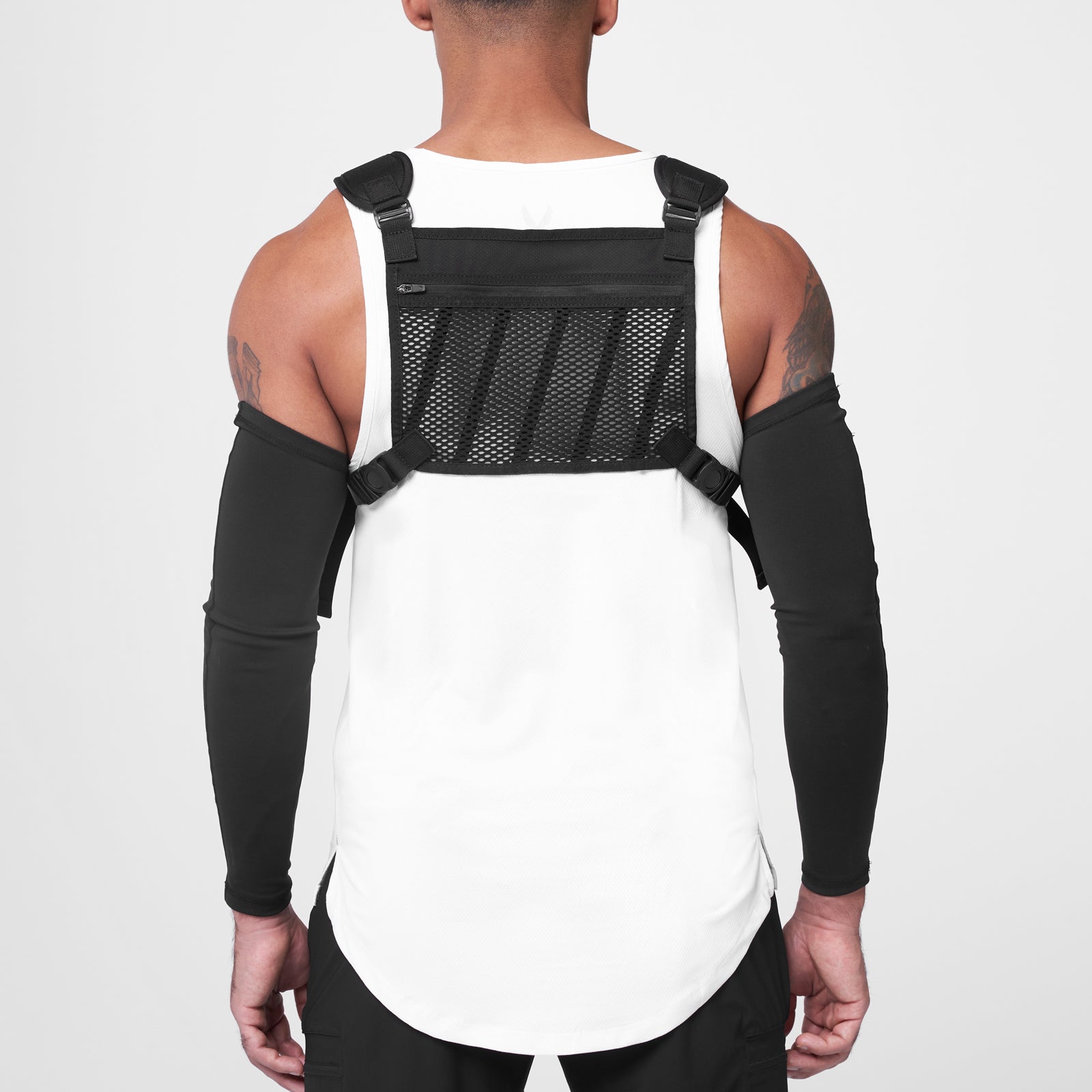 0634 Conditioning Chest Pack in black, back view on model